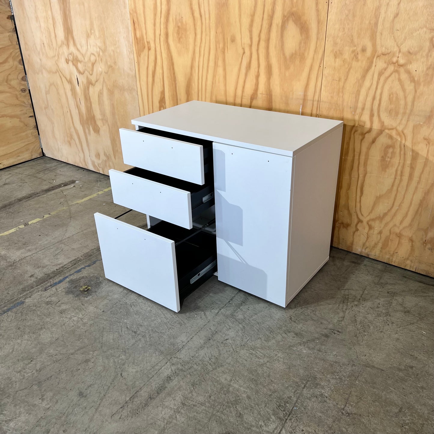 White Modular Office Cupboard (missing handles)