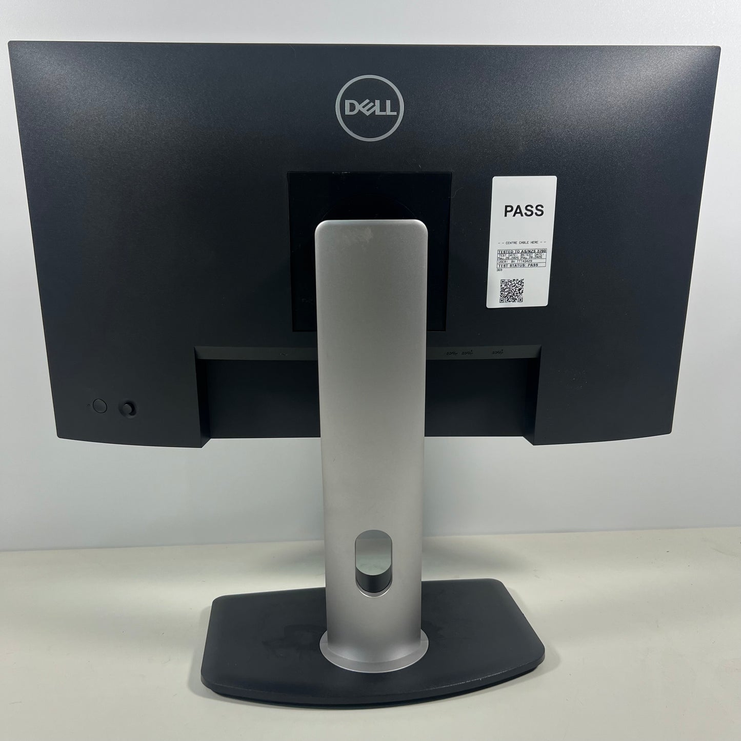 Dell 24" P2422H Monitor with Stand