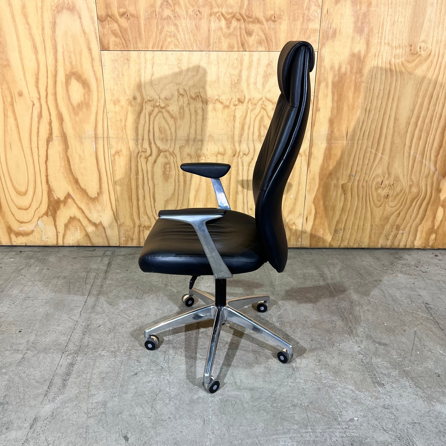 Eden Domain Leather Task Chair