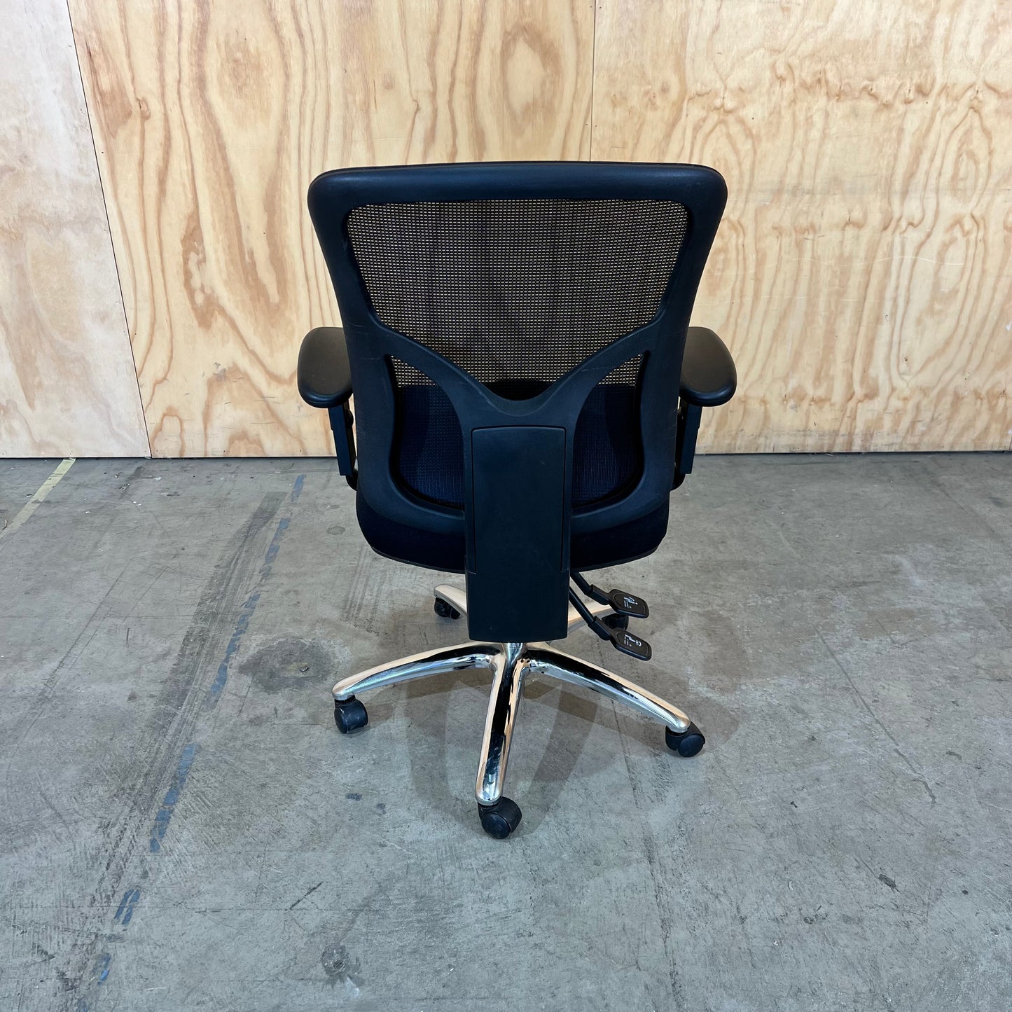 Professional Ergonomic Mesh Chair in Black