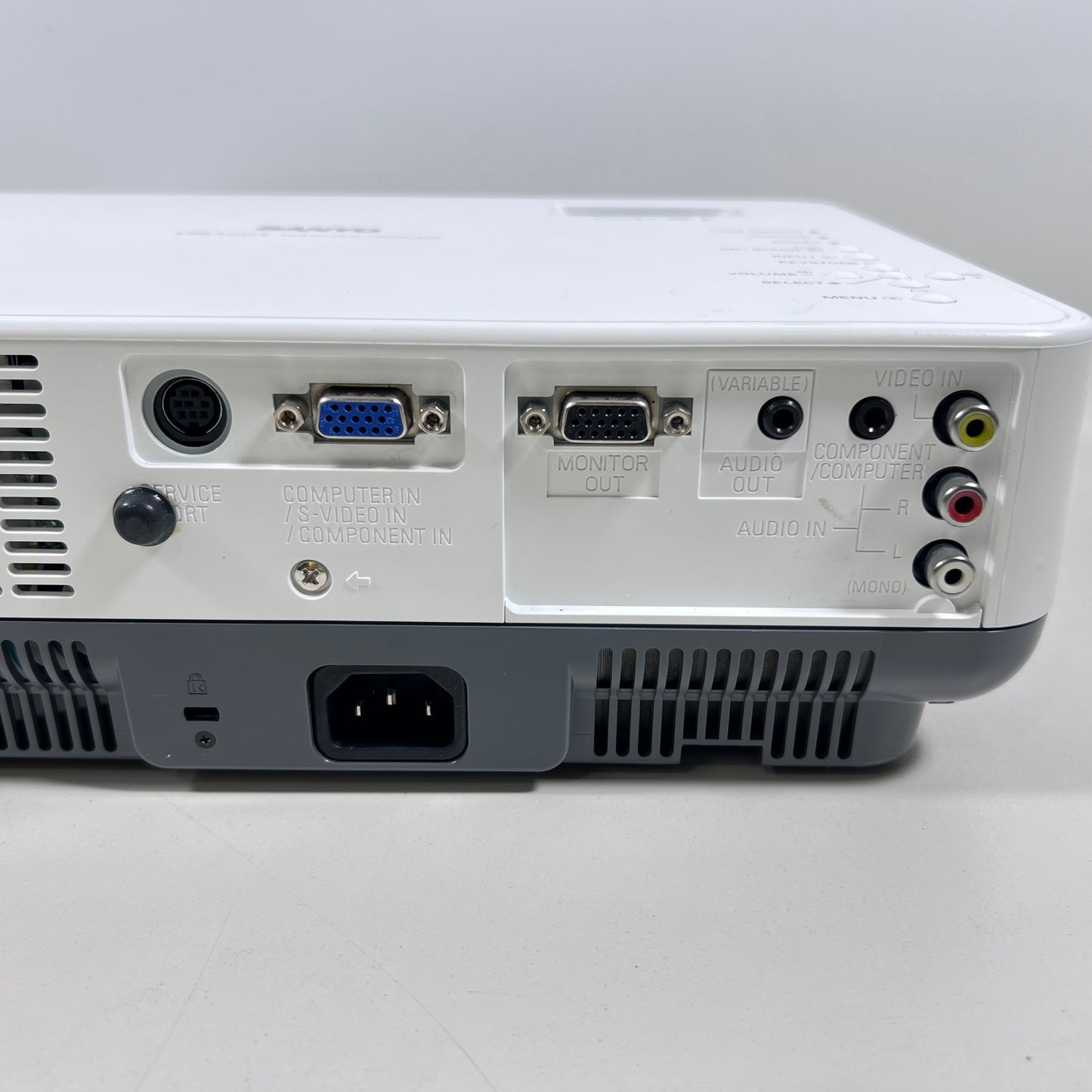 Sanyo Pro xtraX Multiverse Projector