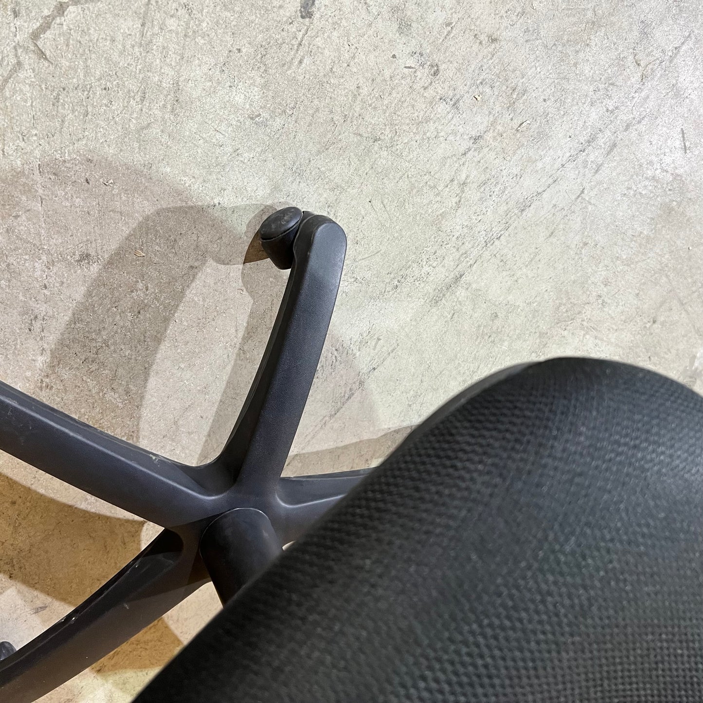 Pago Matrix Medium Backing Chair in Black
