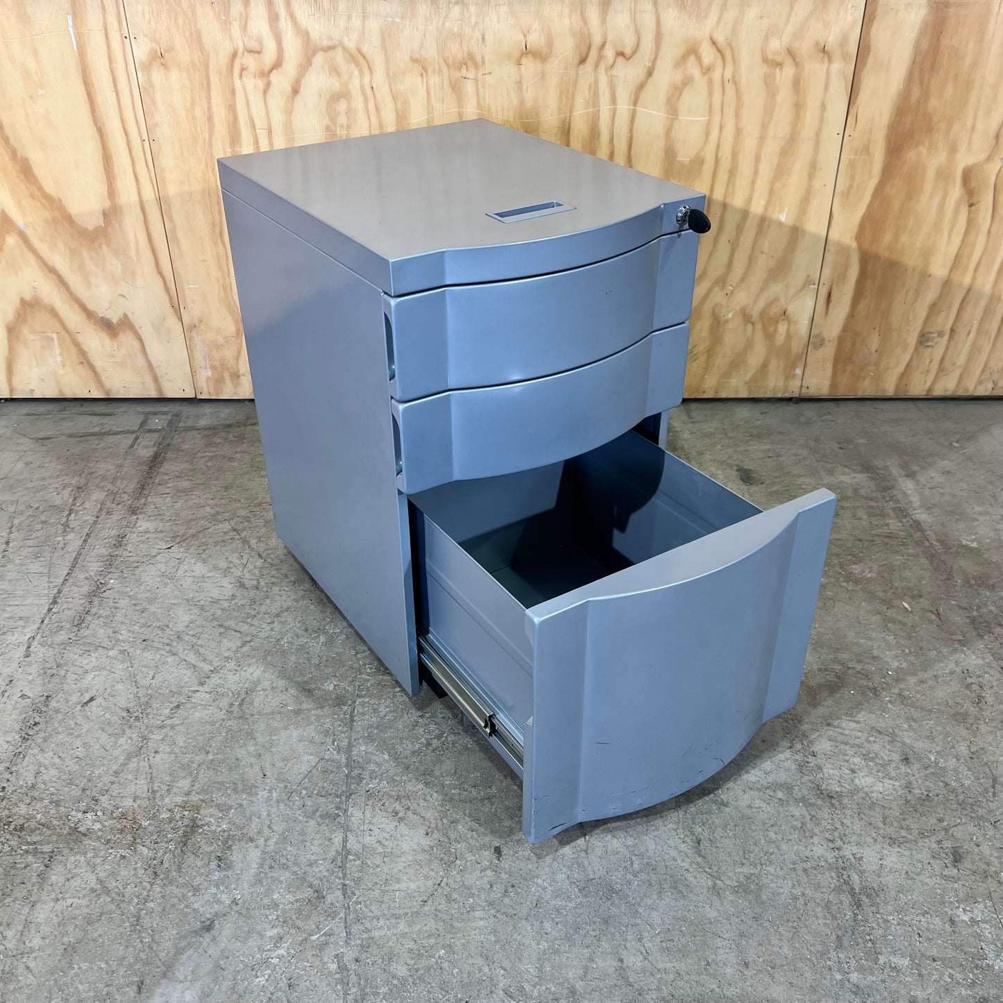 Silver Sloped 3 Drawer Pedestal