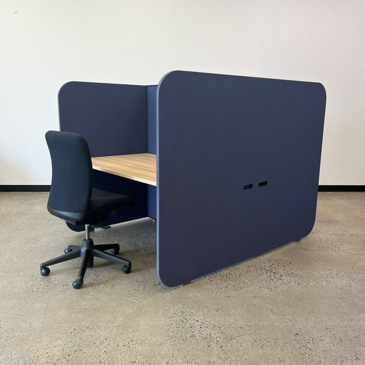 Zenith PRECINCT POD double sided in Blue with Wooden Laminate Desktop