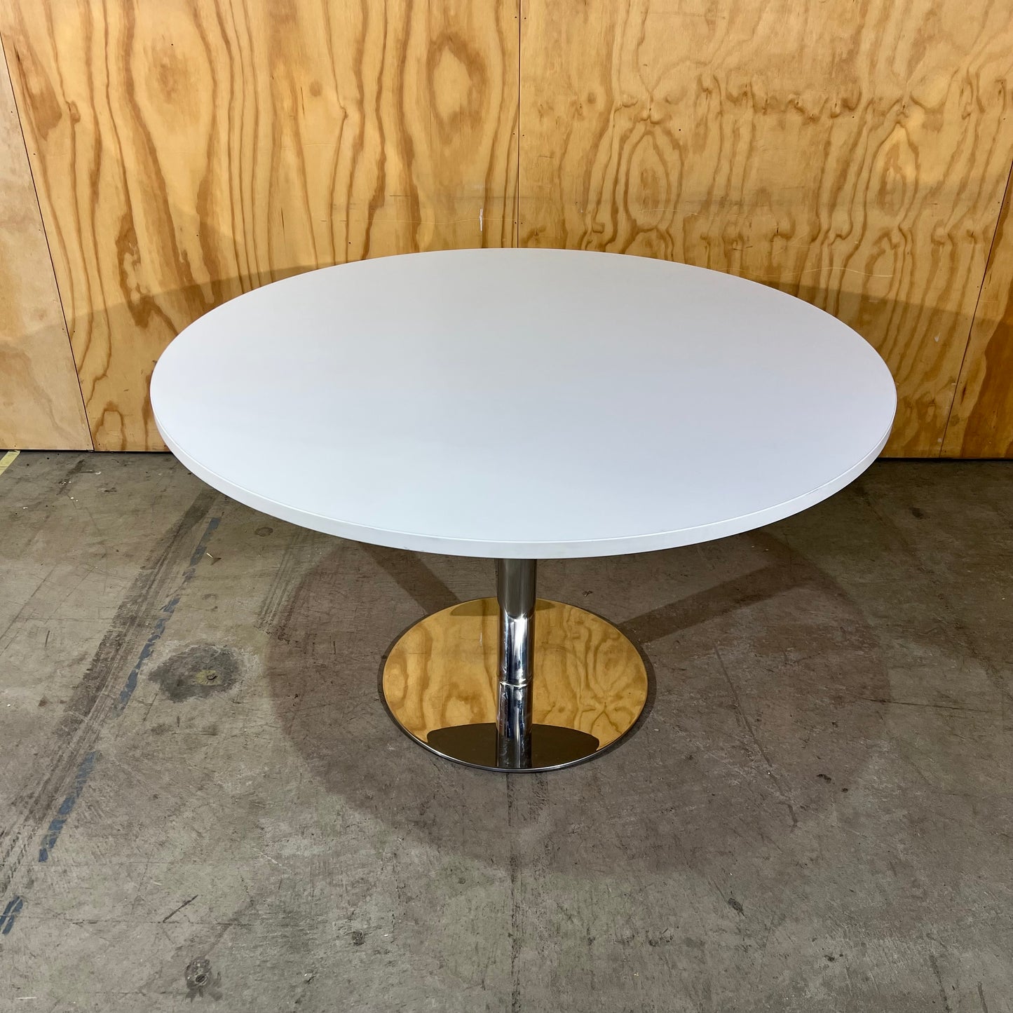 Classic White Round Table on Chrome Base