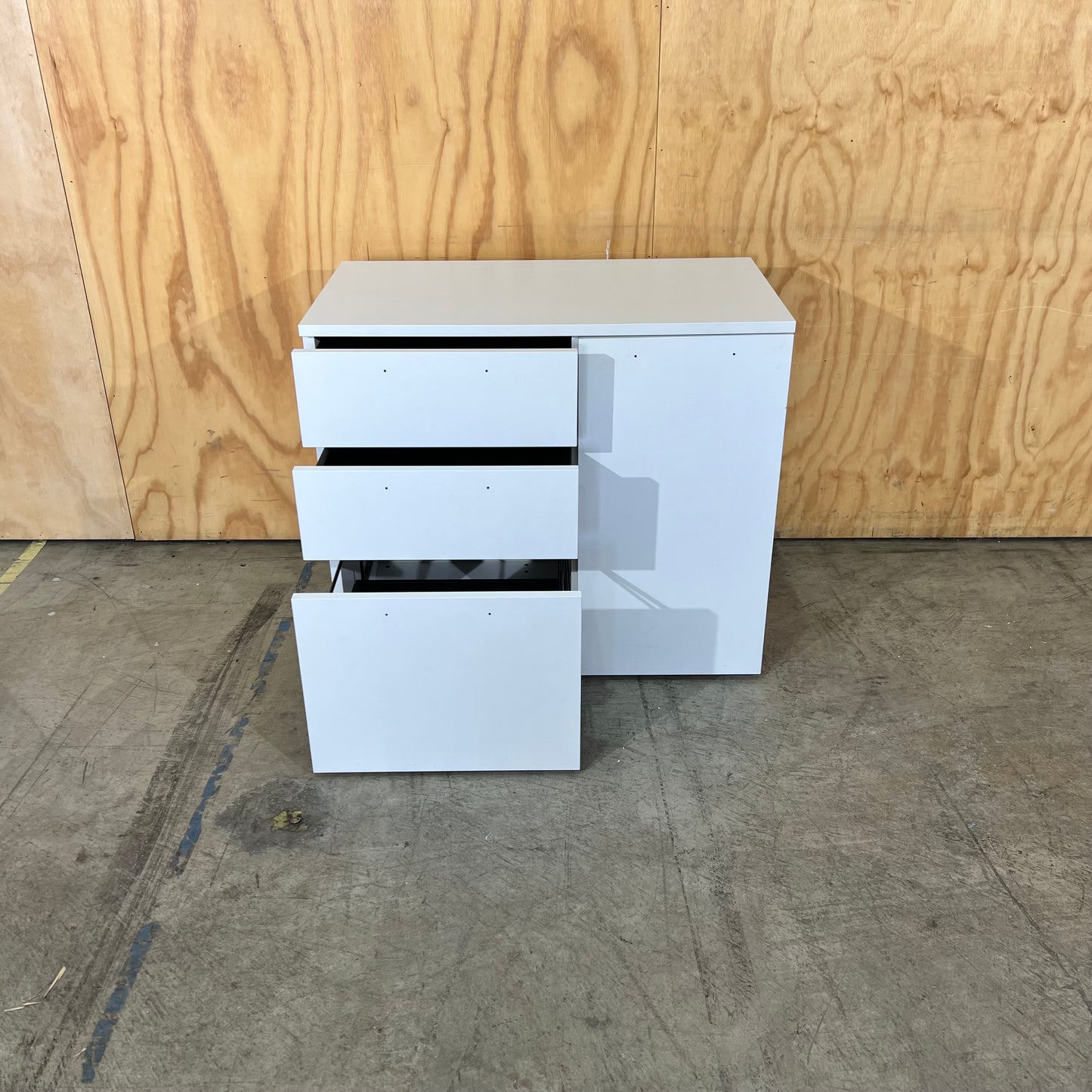 White Modular Office Cupboard (missing handles)