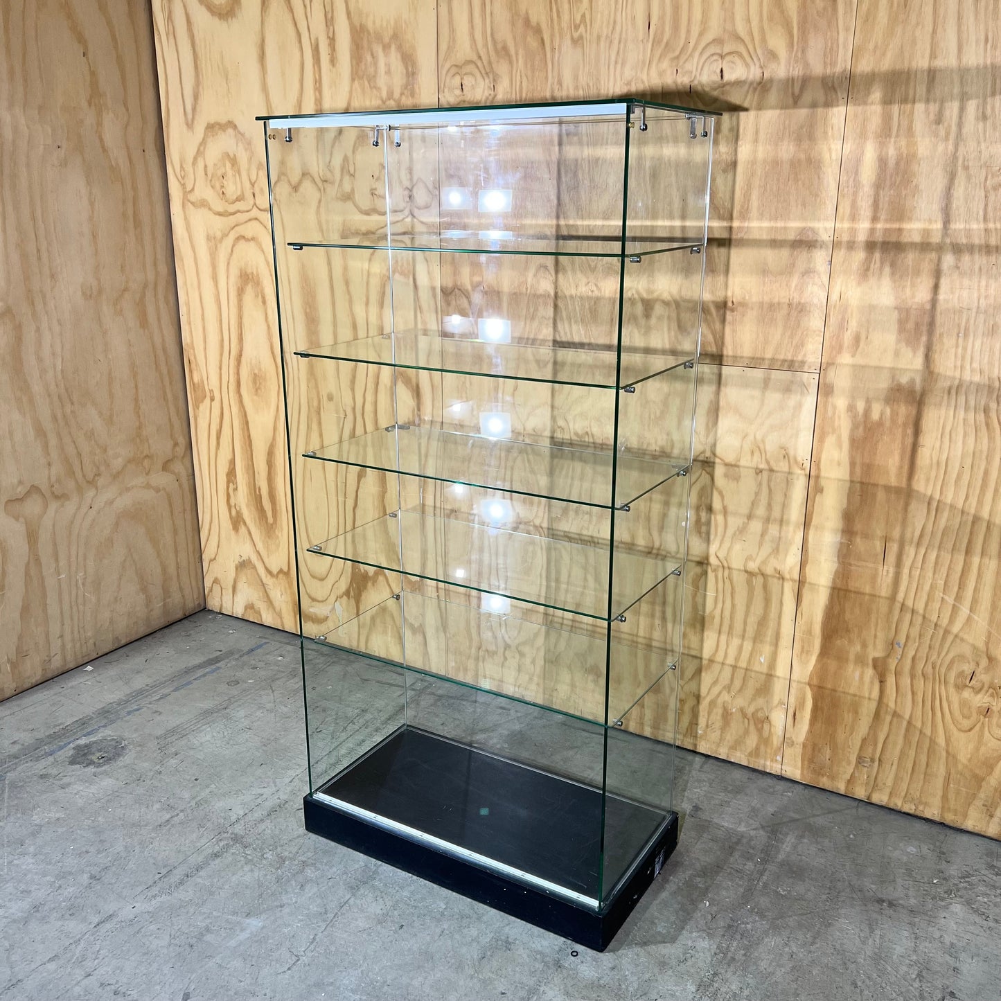 Glass cabinet