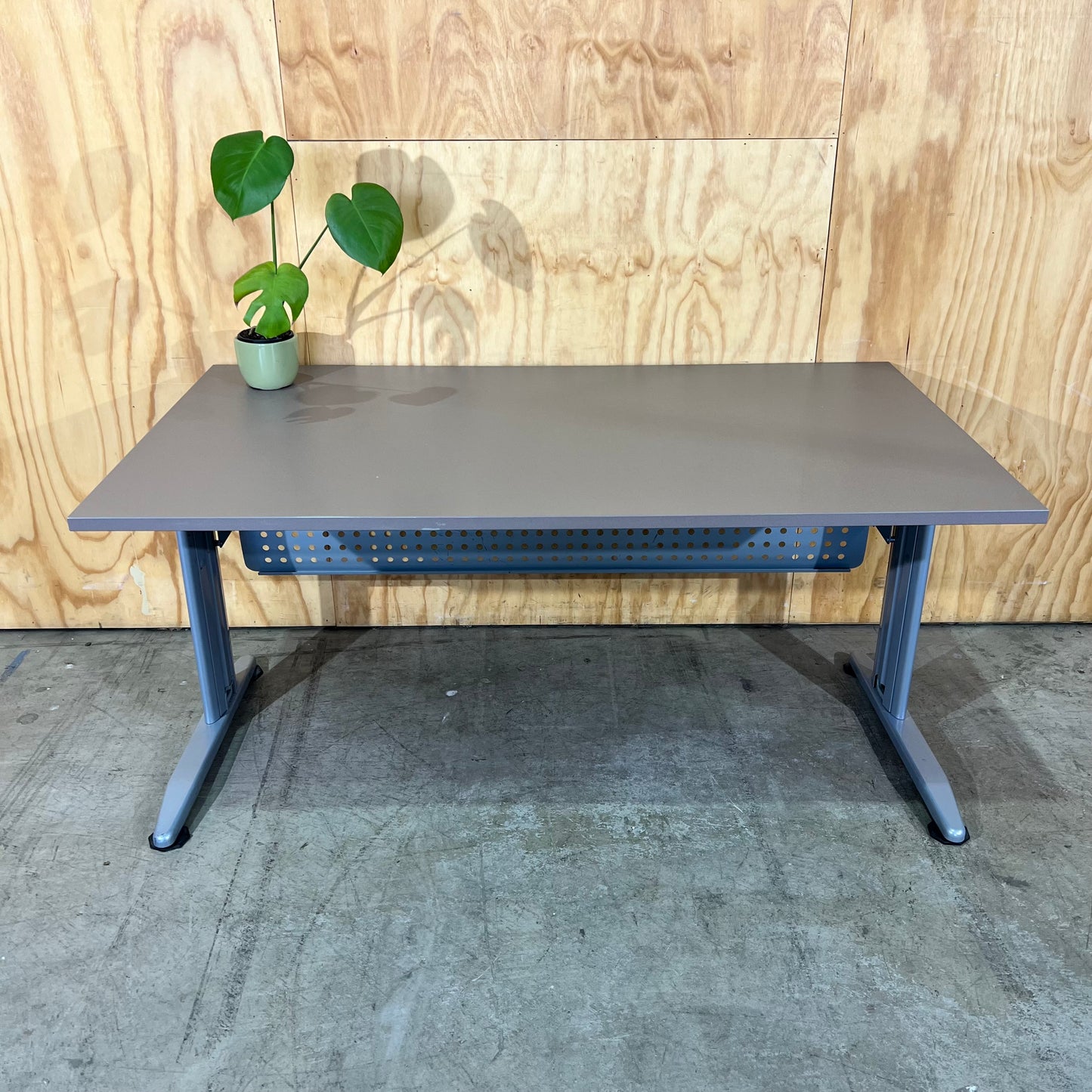 Rapidline Taupe Desk with Modesty Screen