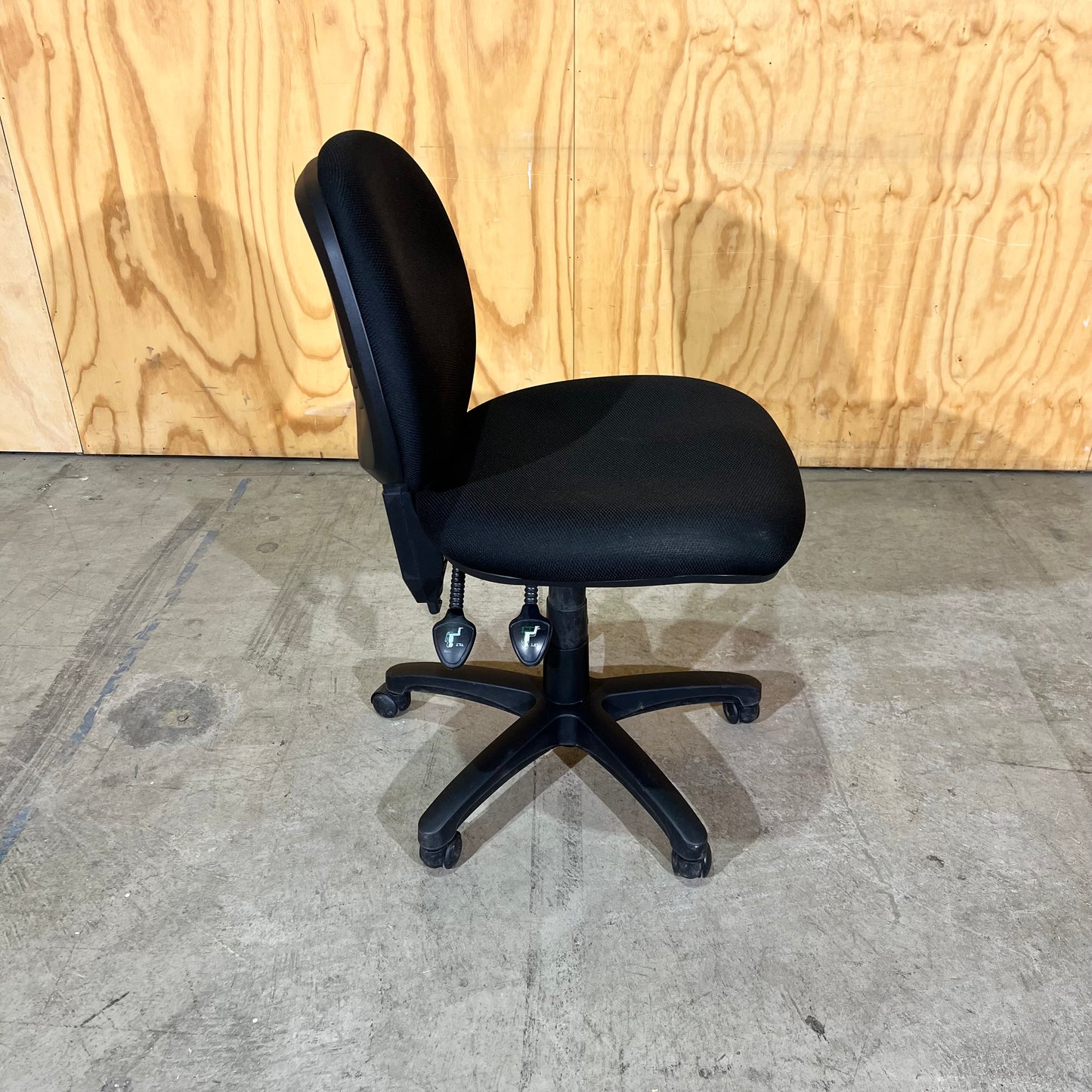 Pago Matrix Medium Backing Chair in Black