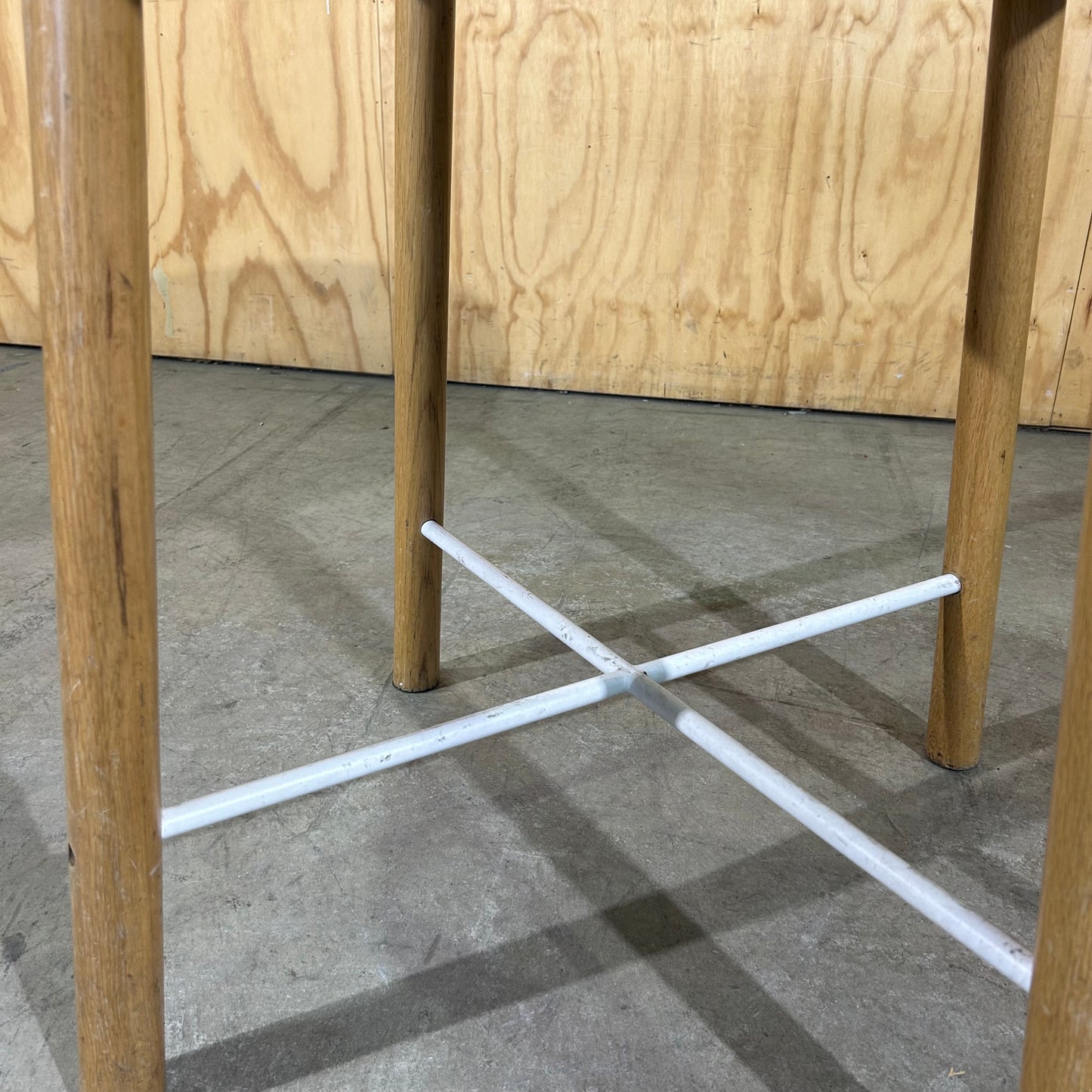 Round Timber Table with White Cross Base (Ash Finish)