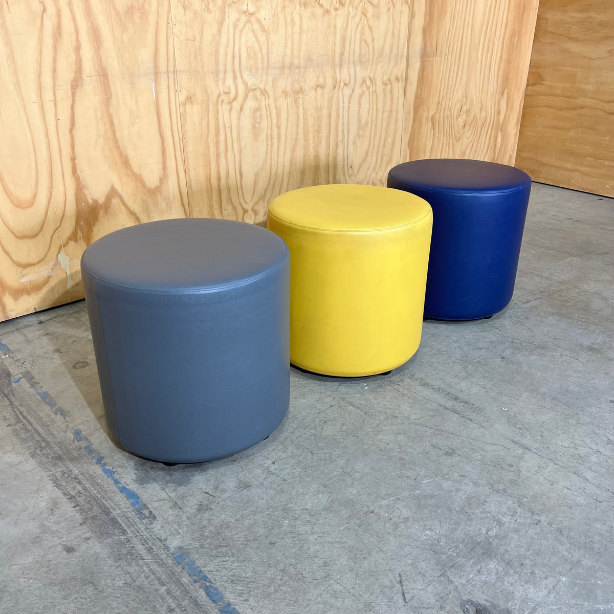 Round Vinyl Upholstered Stool/Ottoman