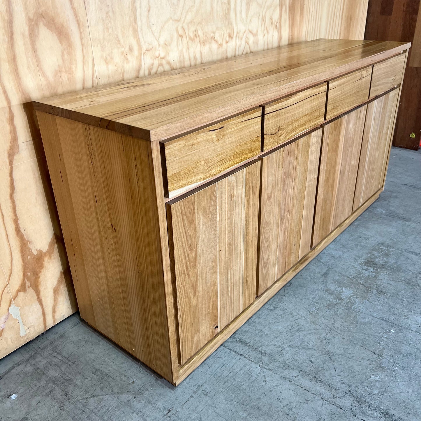 HENSLEY Solid Timber Buffet