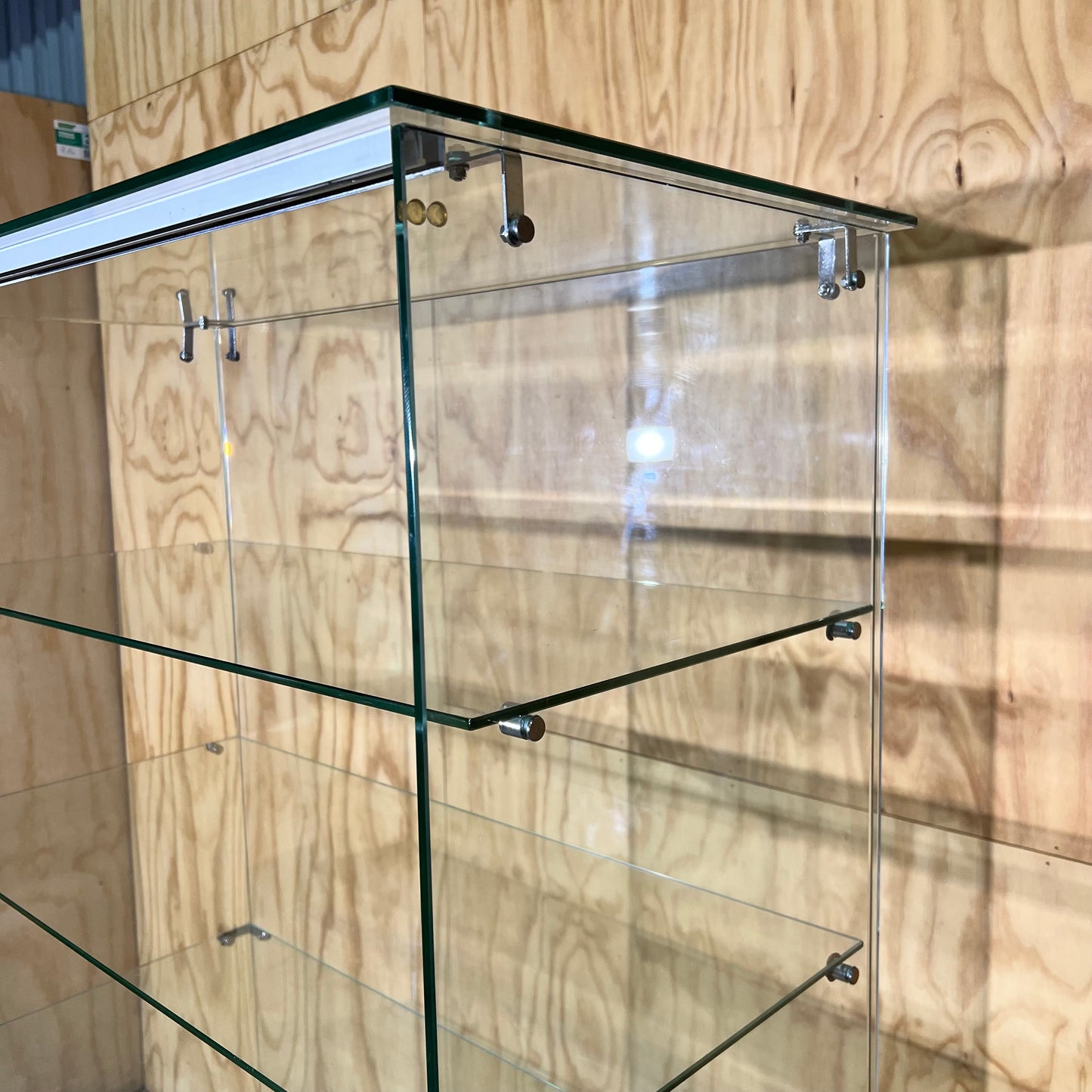 Glass cabinet