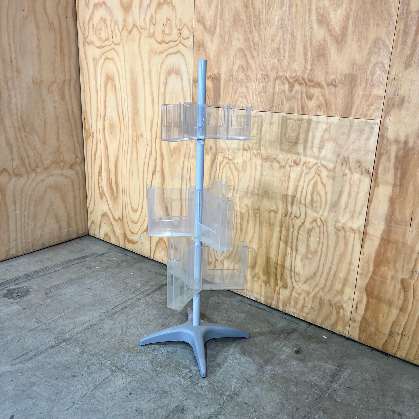Brochure Stand