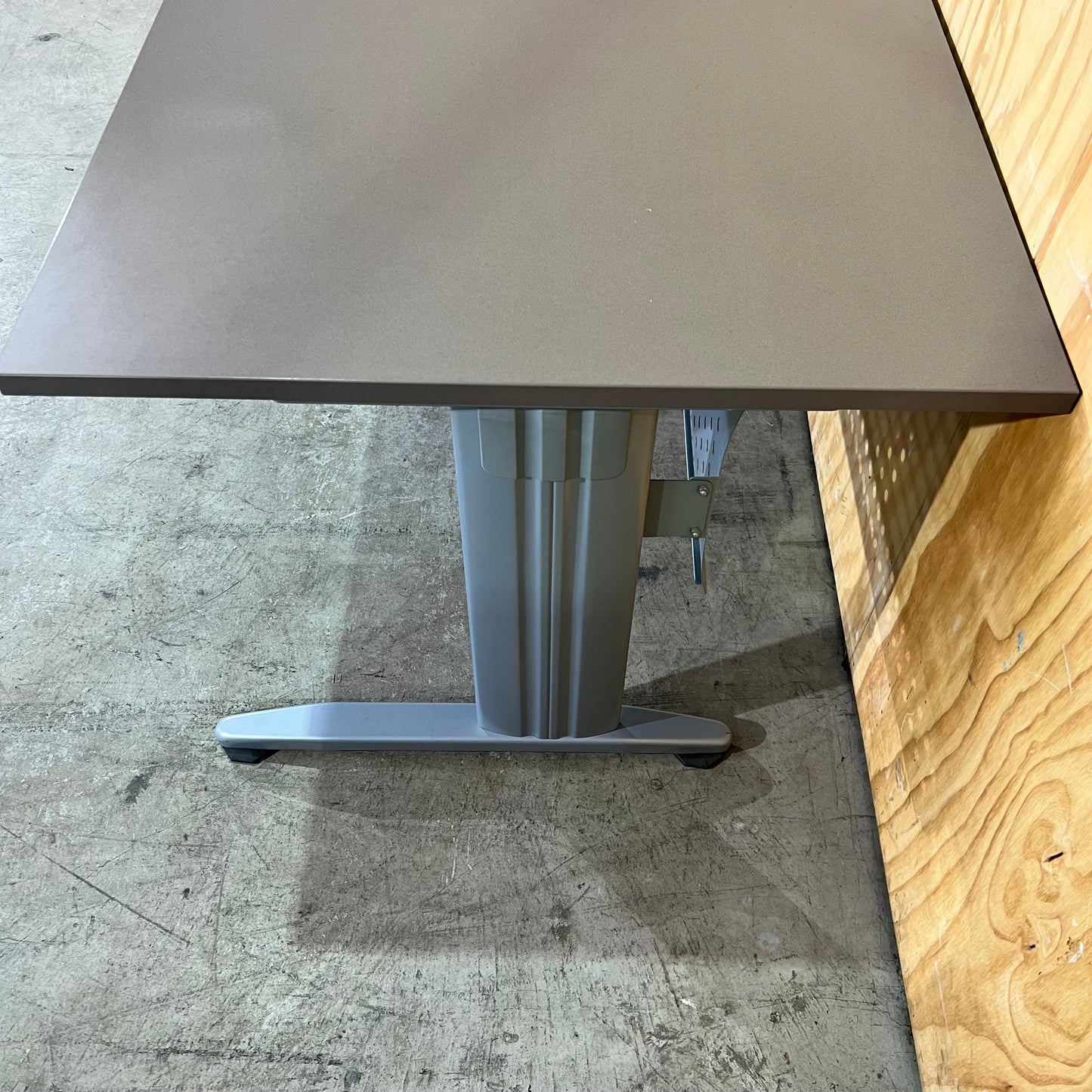 Rapidline Taupe Desk with Modesty Screen