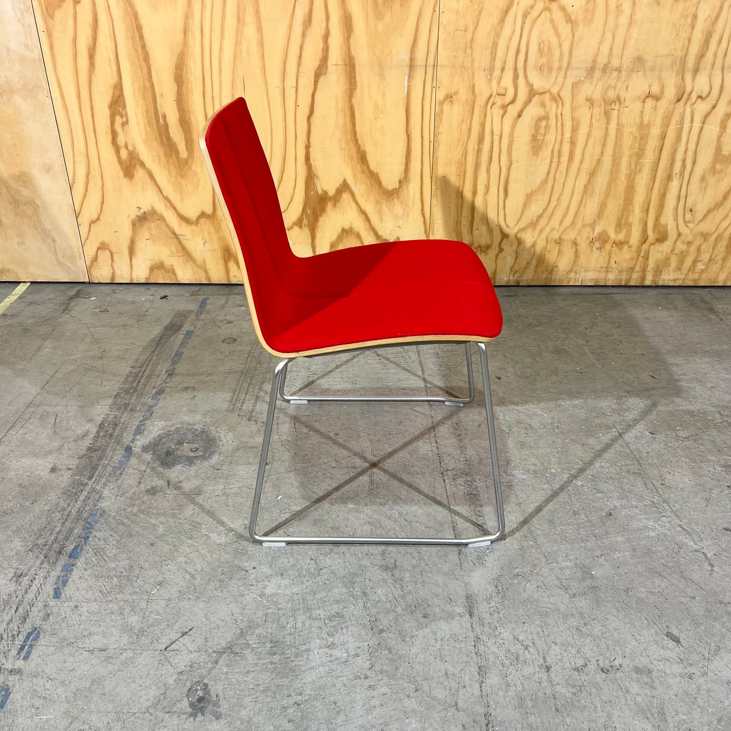 Schaumburg Alvisse Chair in Red