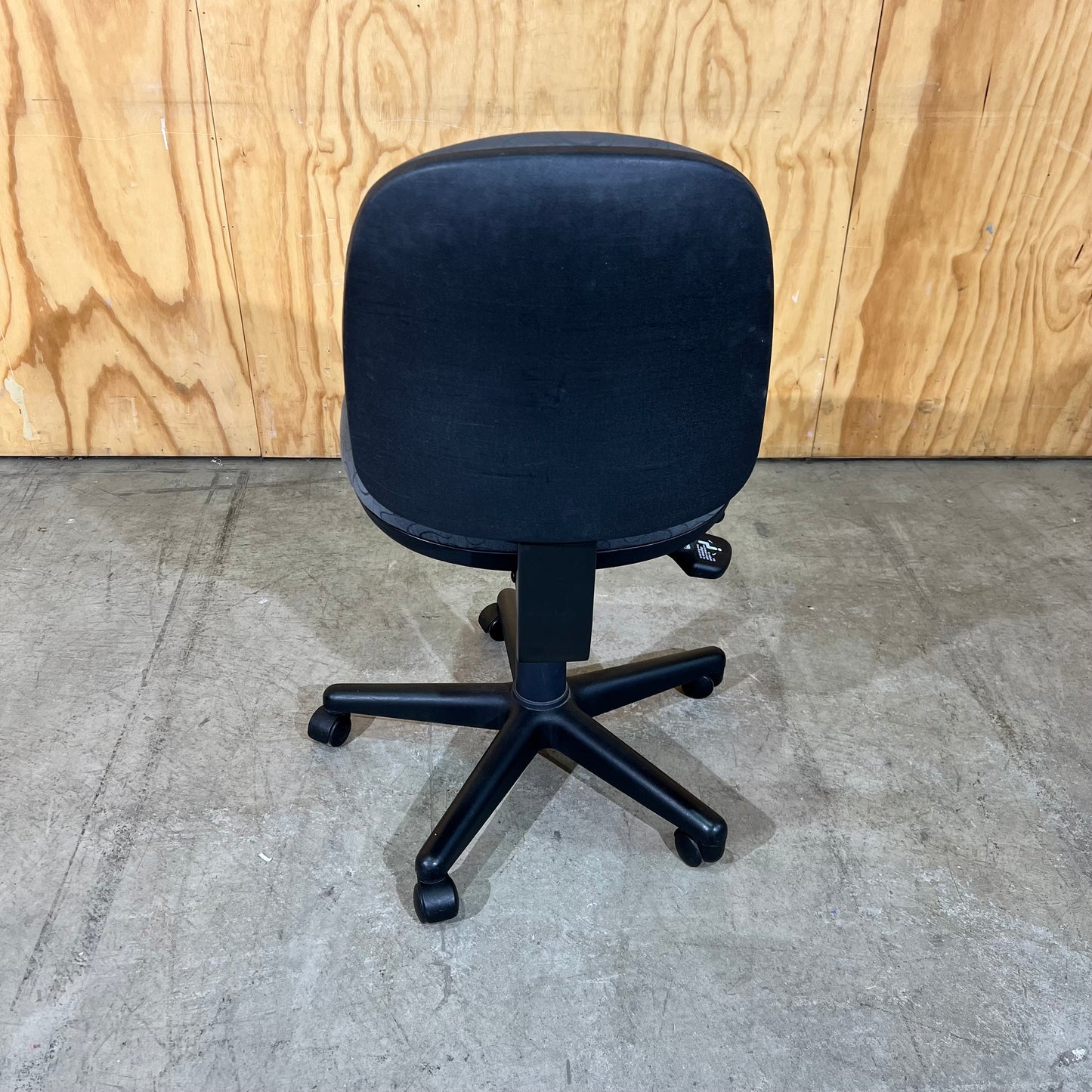 Grey Patterned Task Chair