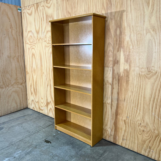 Tall bookshelf with 4 adjustable shelves