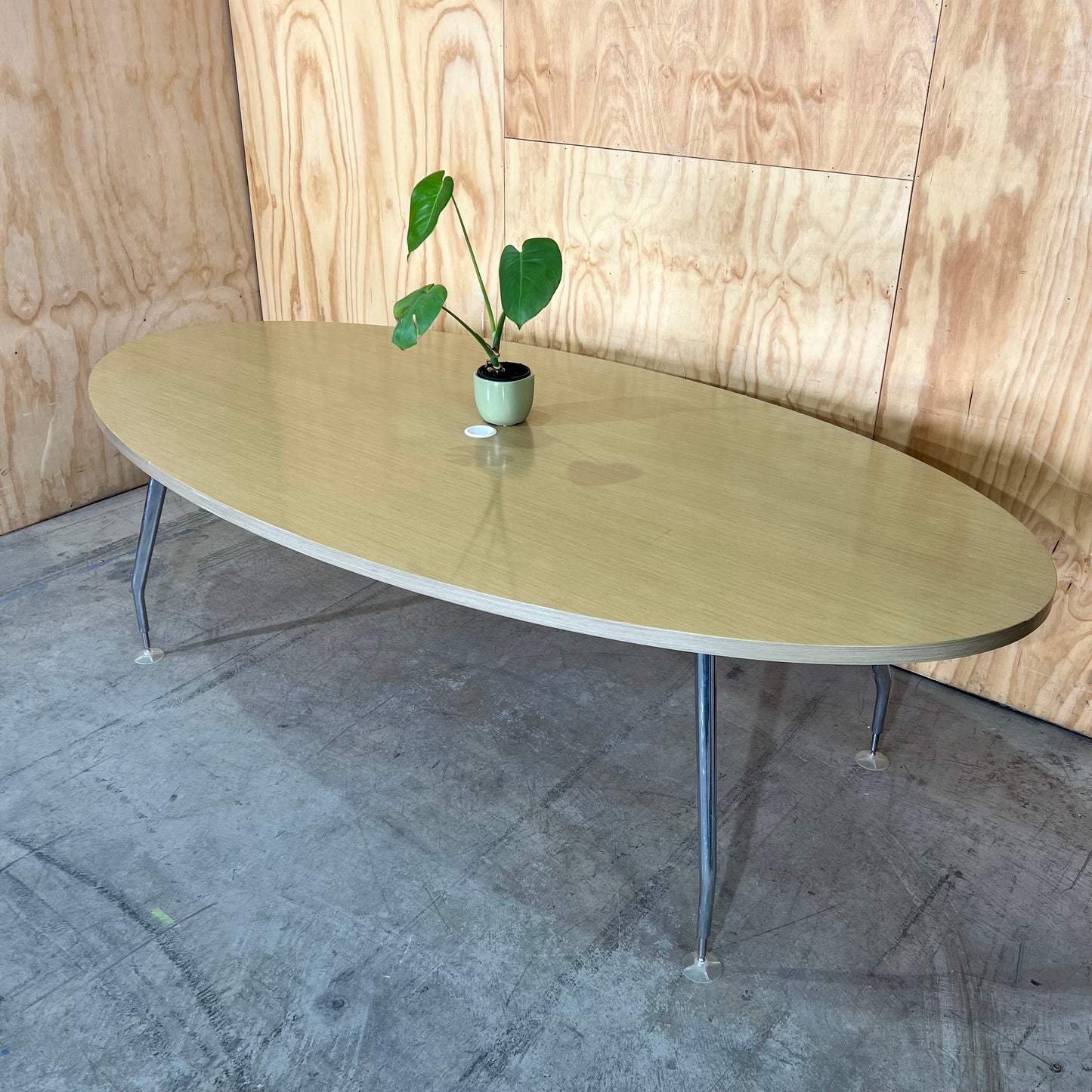 Schiavello Aire Oval Meeting Room Table