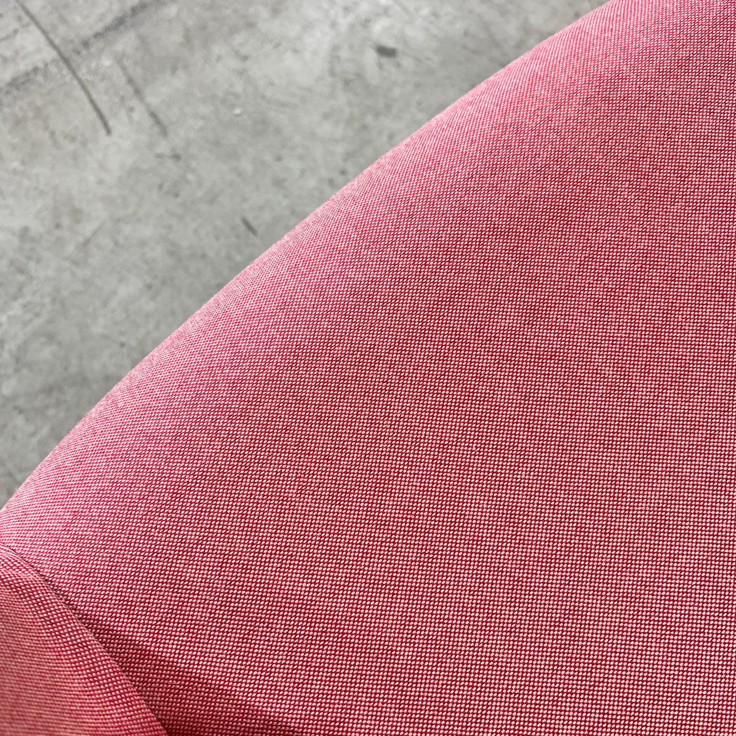 Vitra Softshell Chair with five-star base in Pale Rose & Coral - B Grade