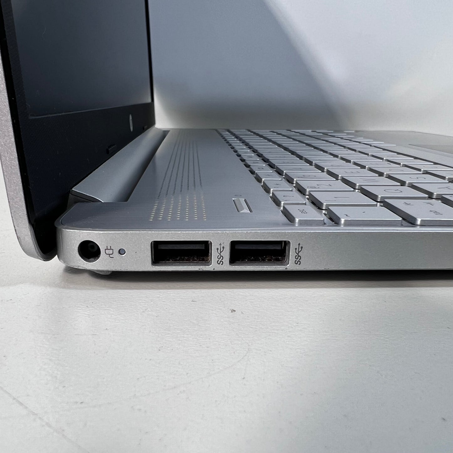 HP Laptop 15s-FQ1055TU