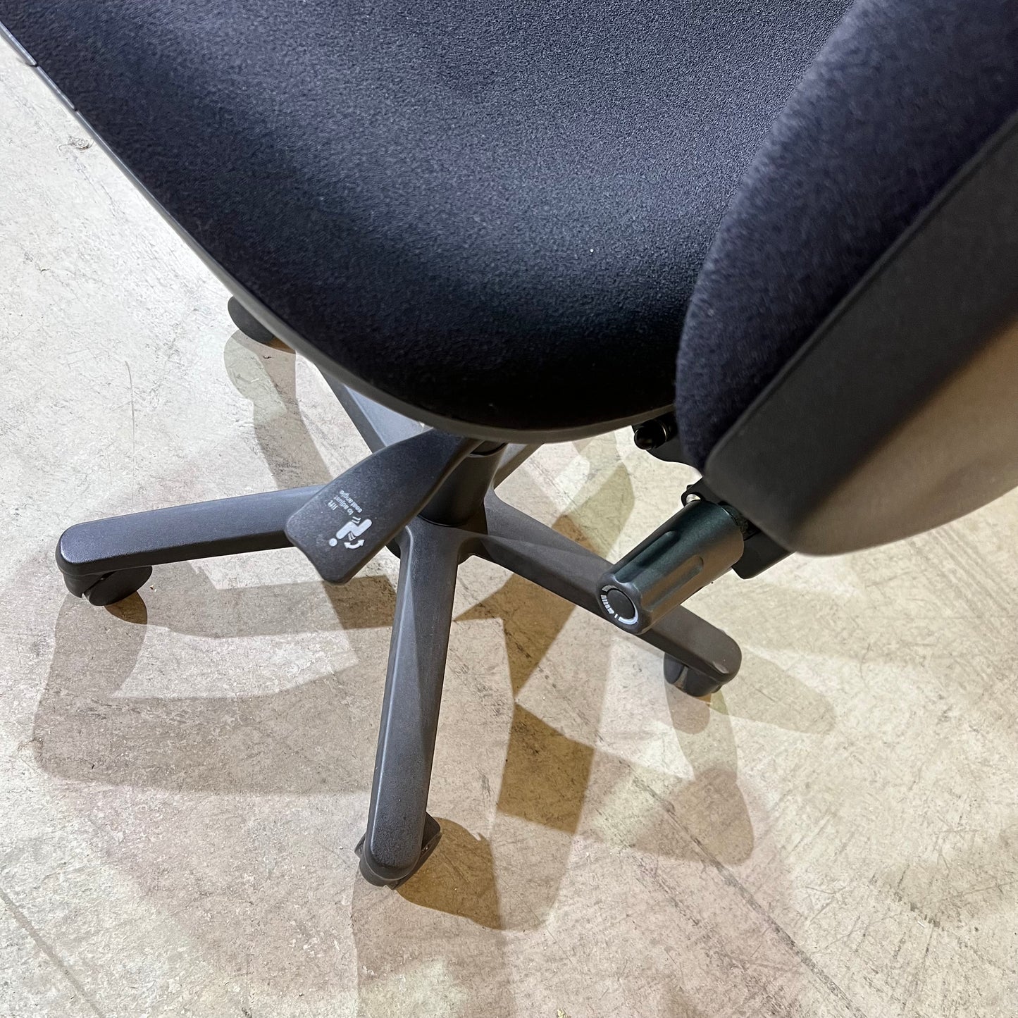 Black fabric task chair