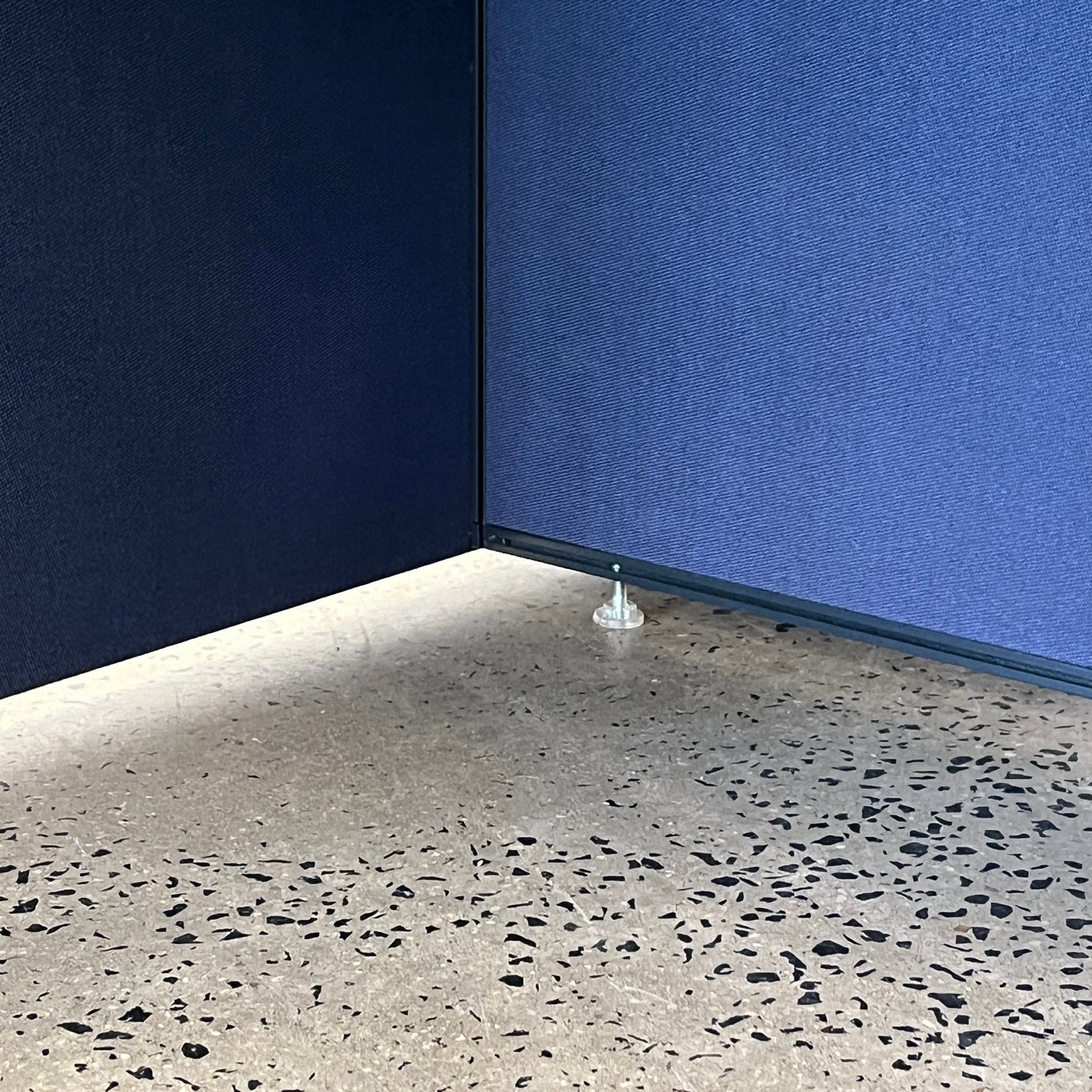 Zenith PRECINCT POD double sided in Blue with Wooden Laminate Desktop