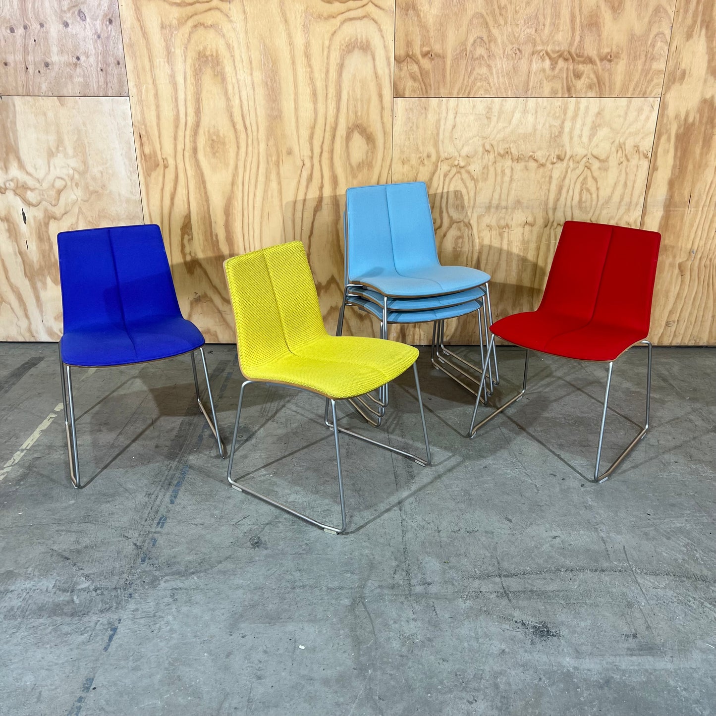 Schaumburg Alvisse Chair in Red