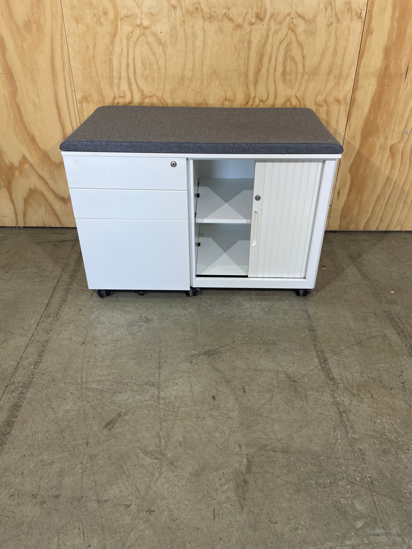 Schiavello Cache Tambour Caddy with Grey Cushioned Top - 1st drawer lock