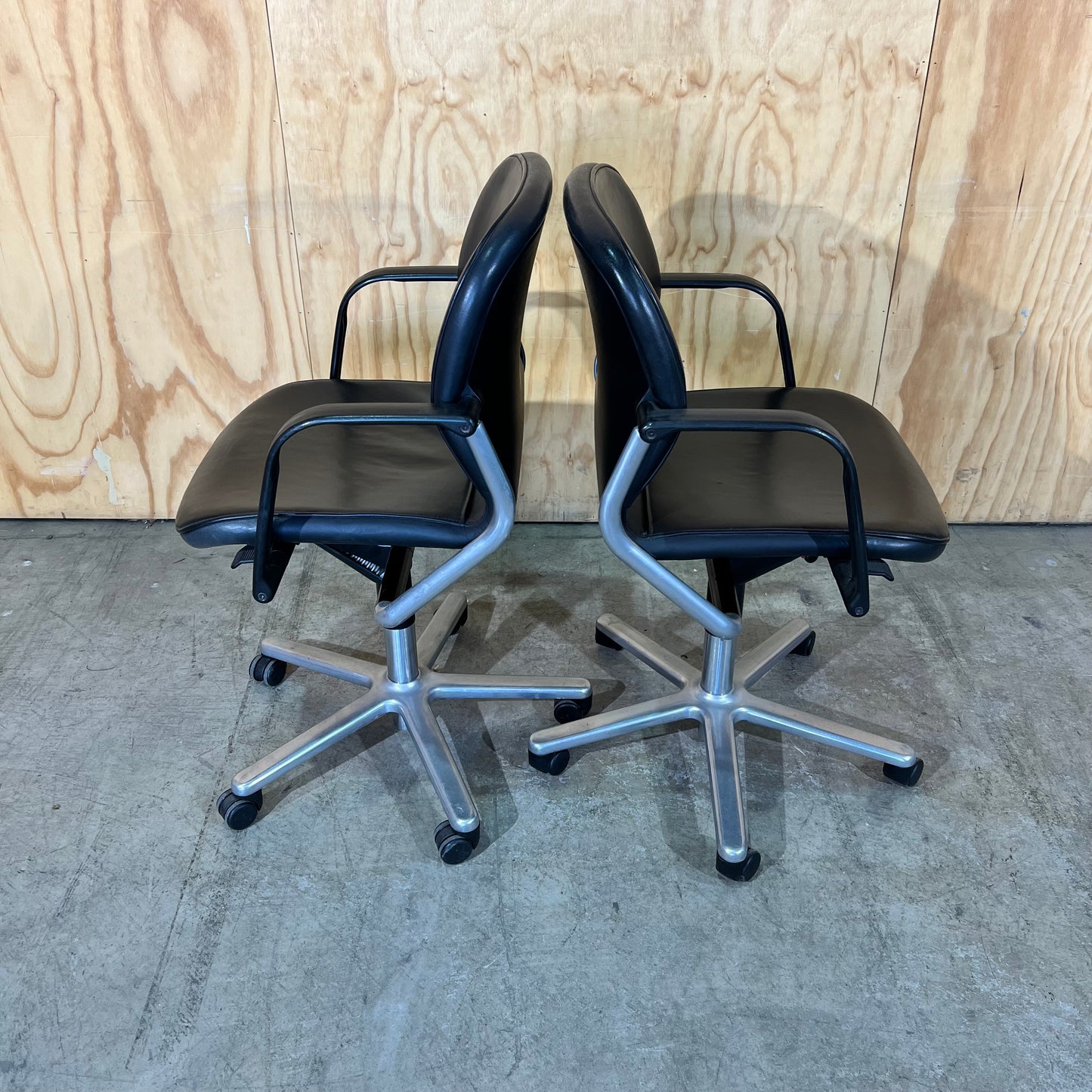 Wilkhahn FS 211/8 Black Leather Swivel Chair