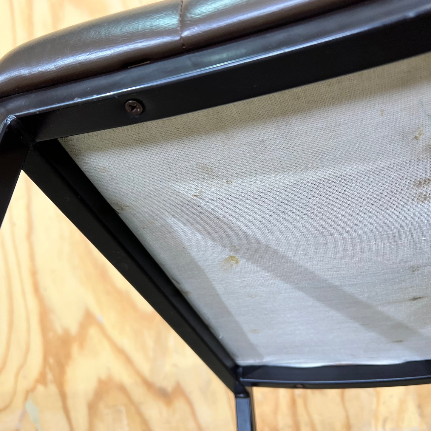 Brown Visitor Chair - Pattern