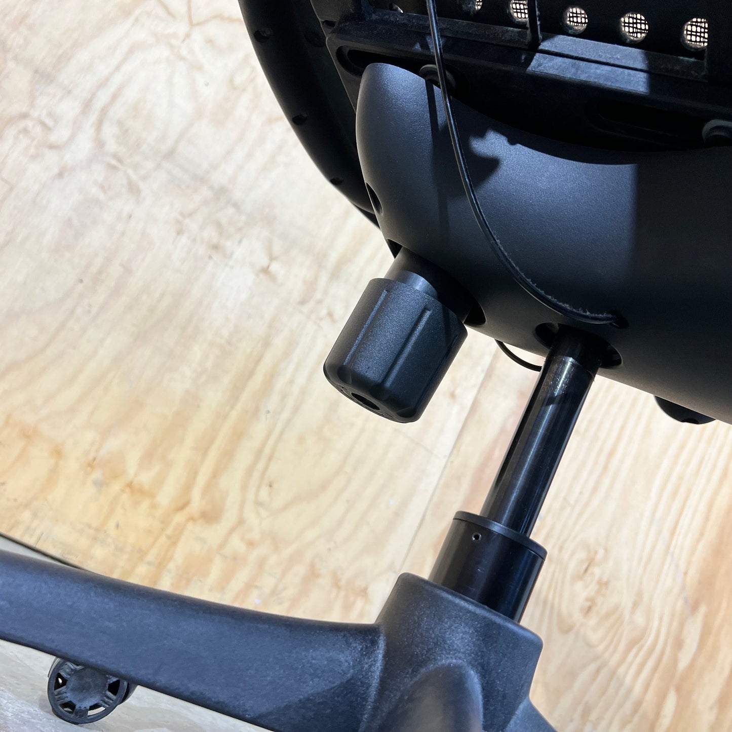 Ergonomic Mesh Task Chair with Headrest