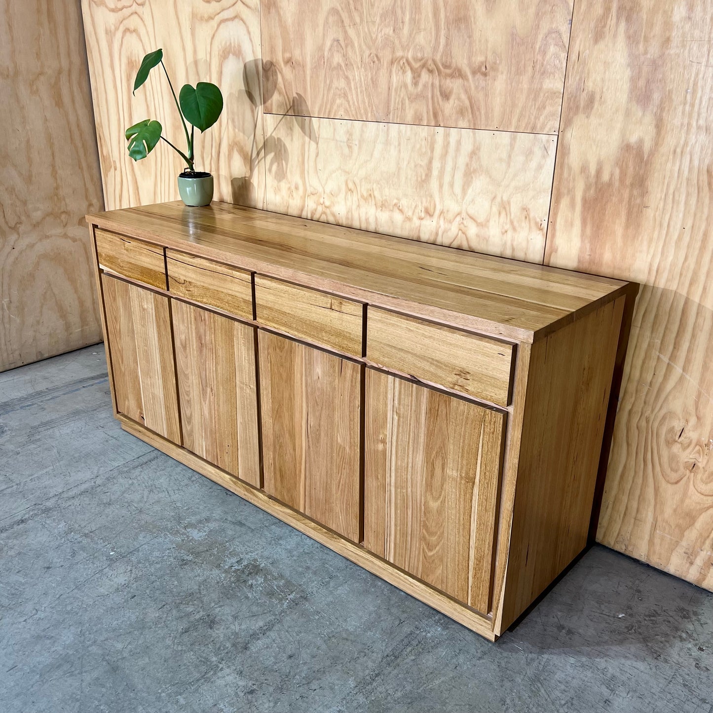 HENSLEY Solid Timber Buffet