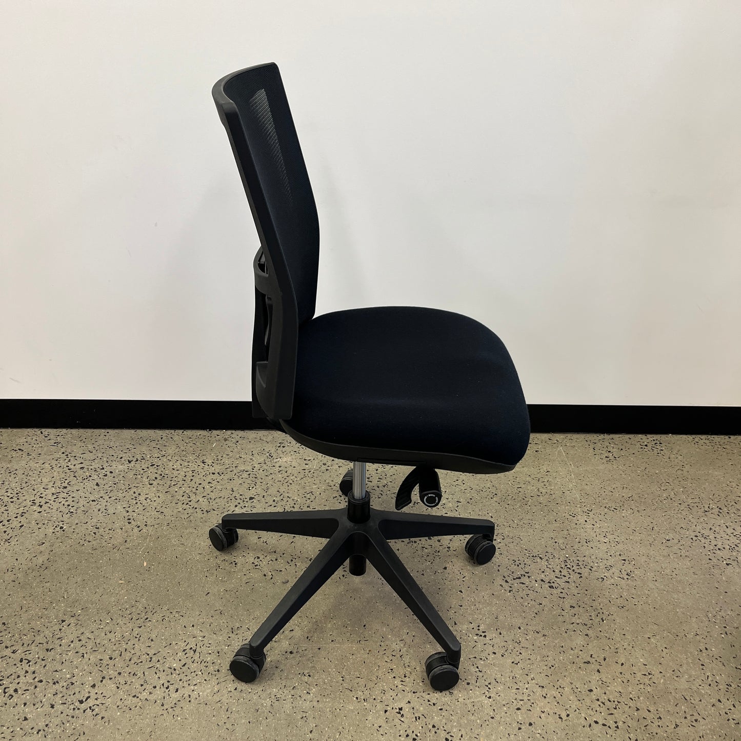 Chair Solutions Team Air: Executive Black Mesh-back Office Chair