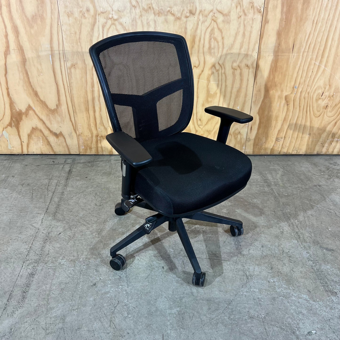 Premium Mesh Task Chair