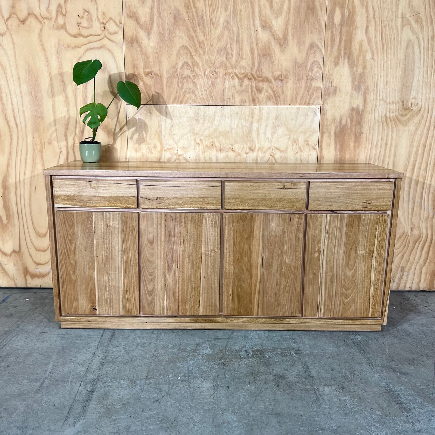 HENSLEY Solid Timber Buffet