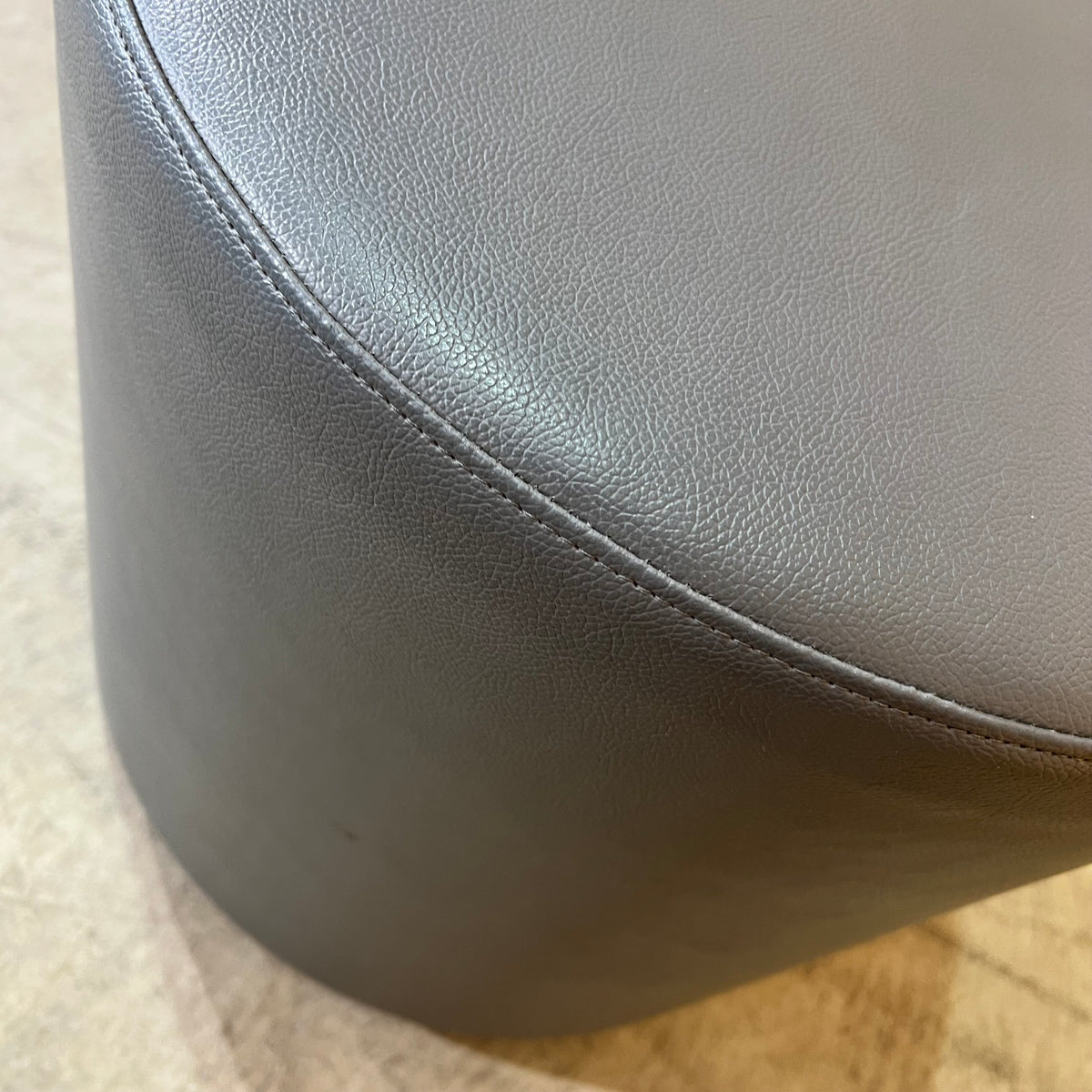 Round Vinyl Upholstered Stool/Ottoman