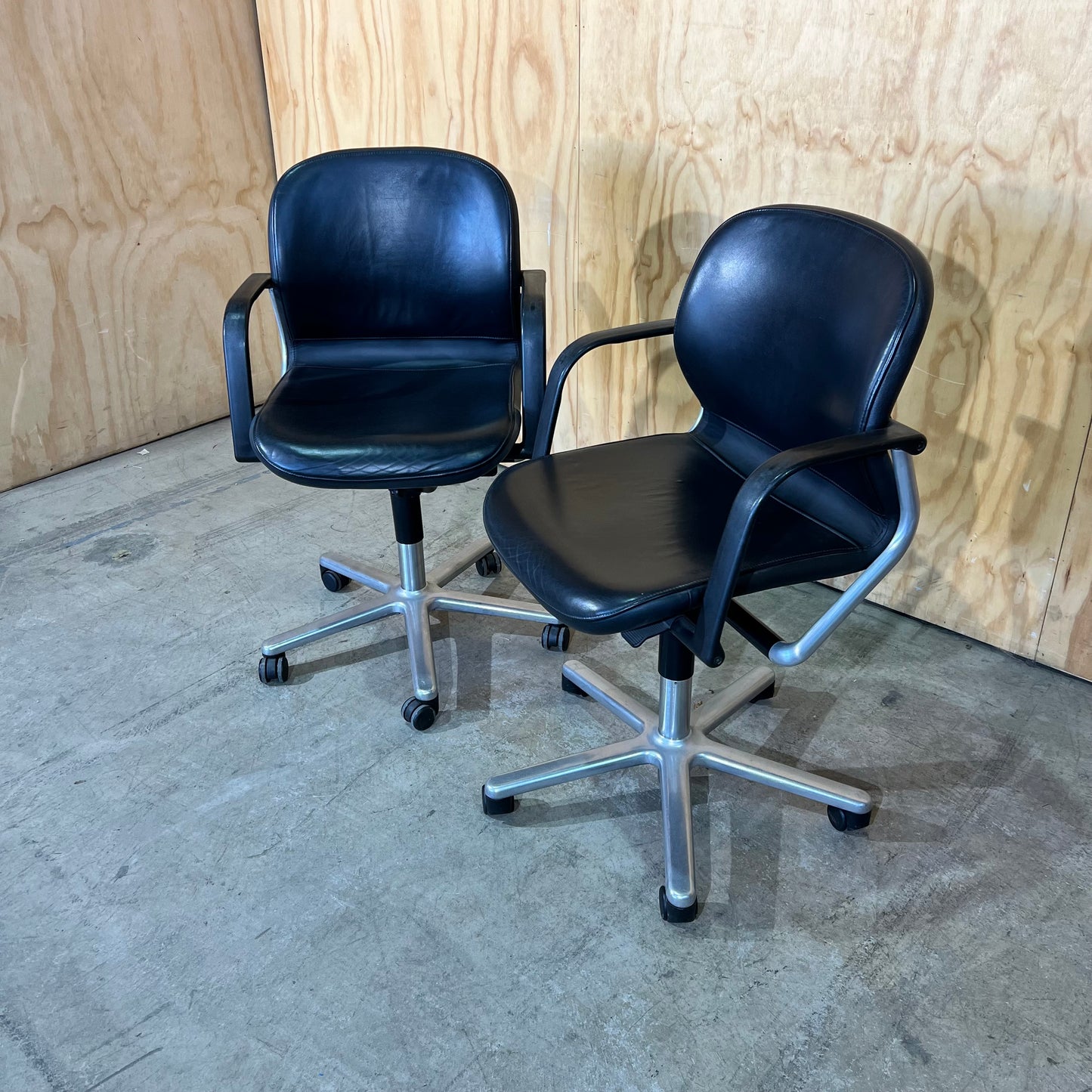 Wilkhahn FS 211/8 Black Leather Swivel Chair