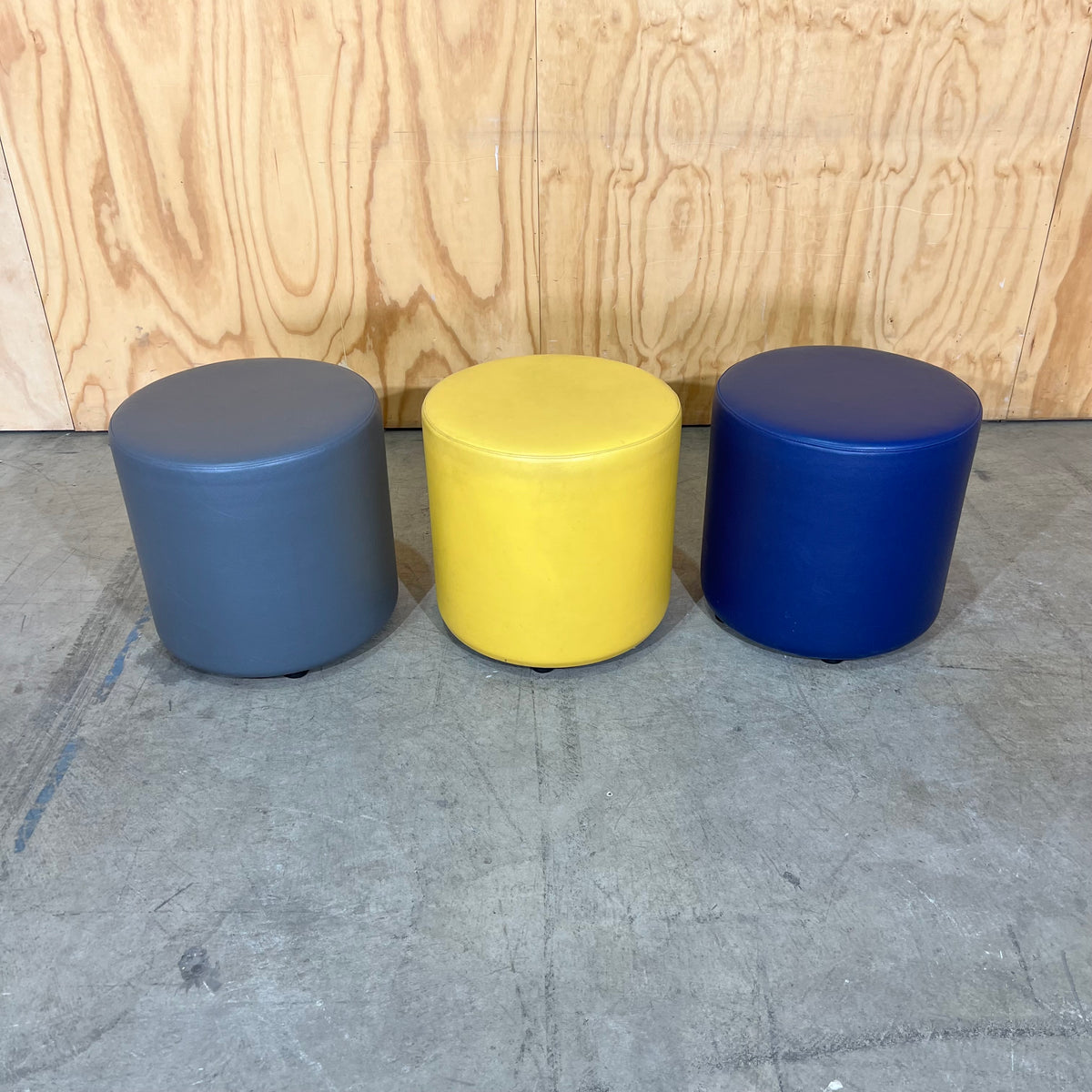 Round Vinyl Upholstered Stool/Ottoman