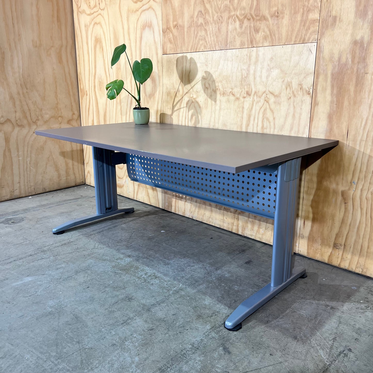 Rapidline Taupe Desk with Modesty Screen