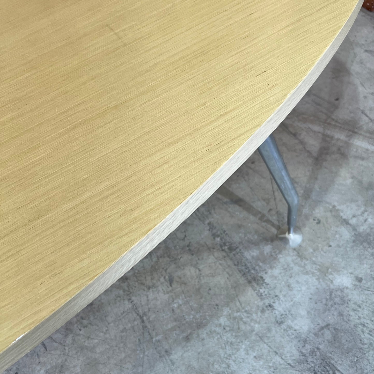 Schiavello Aire Oval Meeting Room Table
