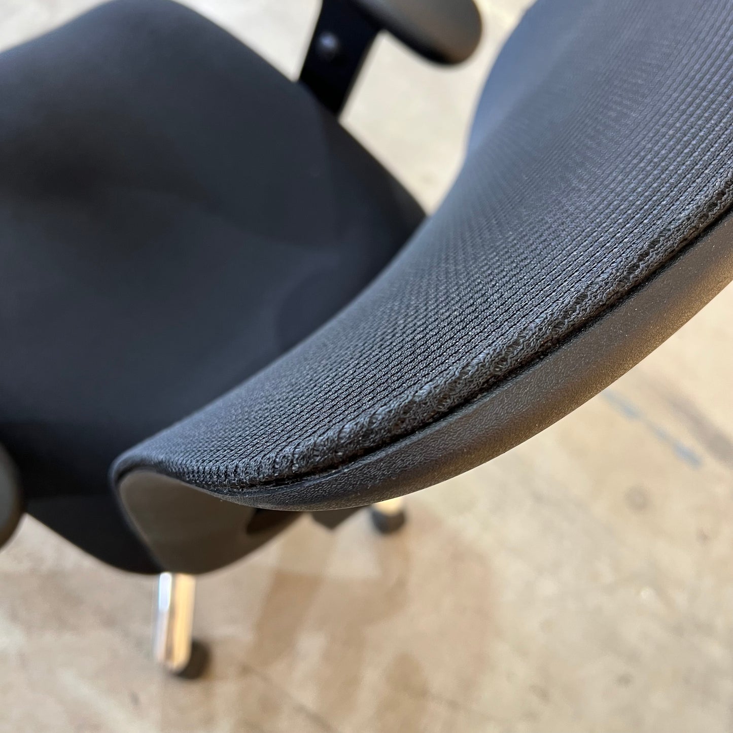 Professional Ergonomic Mesh Chair in Black
