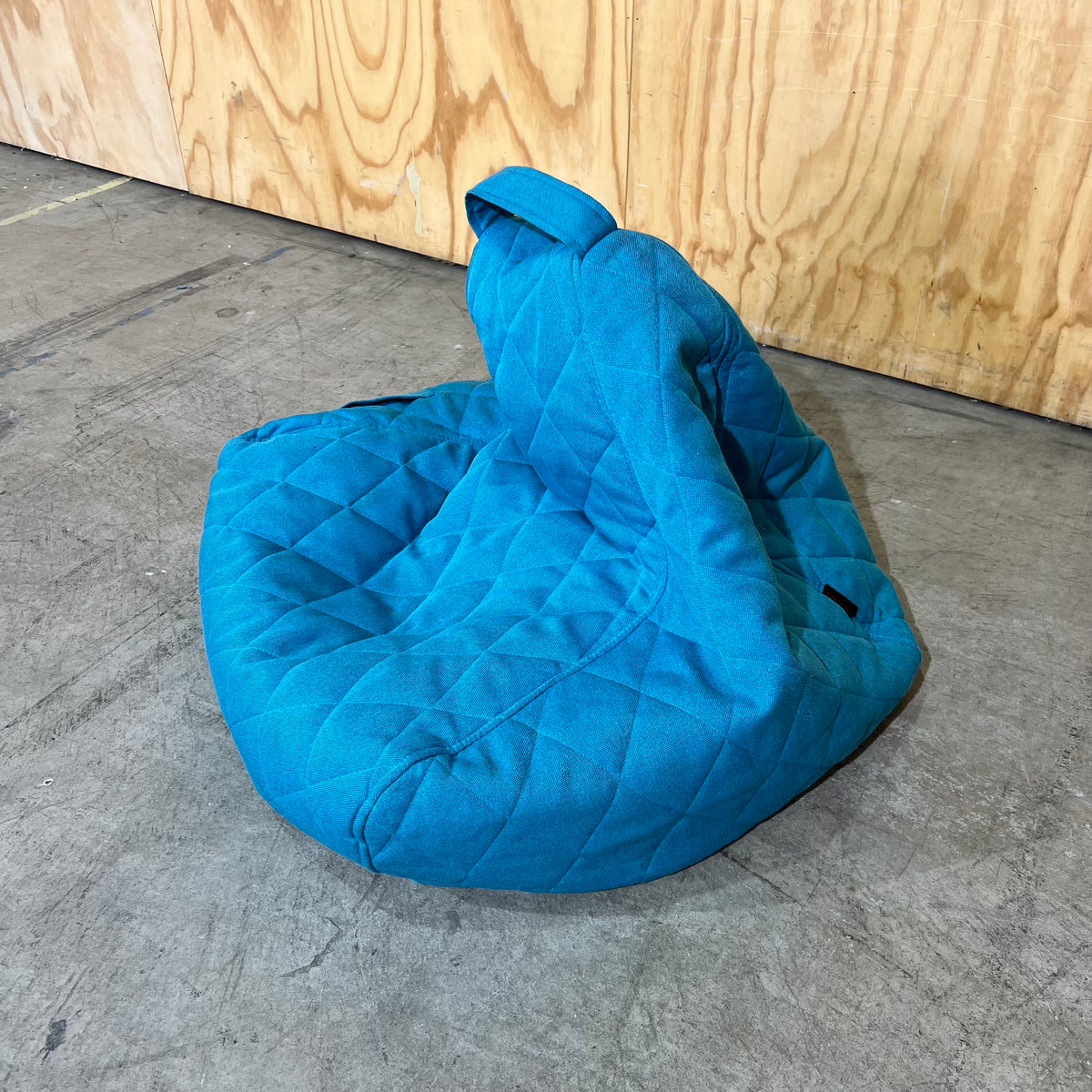 Pusku Pusku Vinyl Bean Bag in Teal