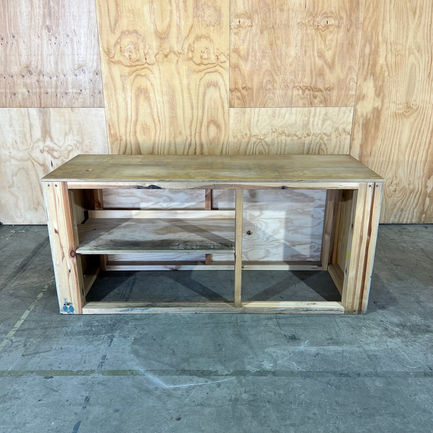 Ply Retail Reception Desk