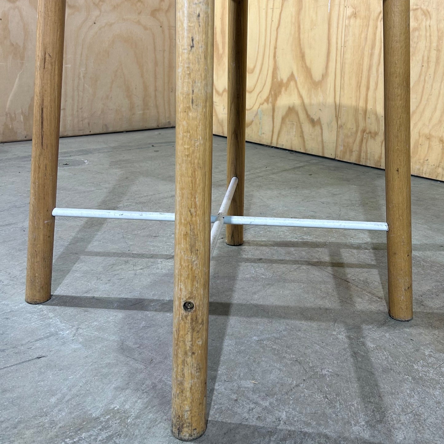 Round Timber Table with White Cross Base (Ash Finish)