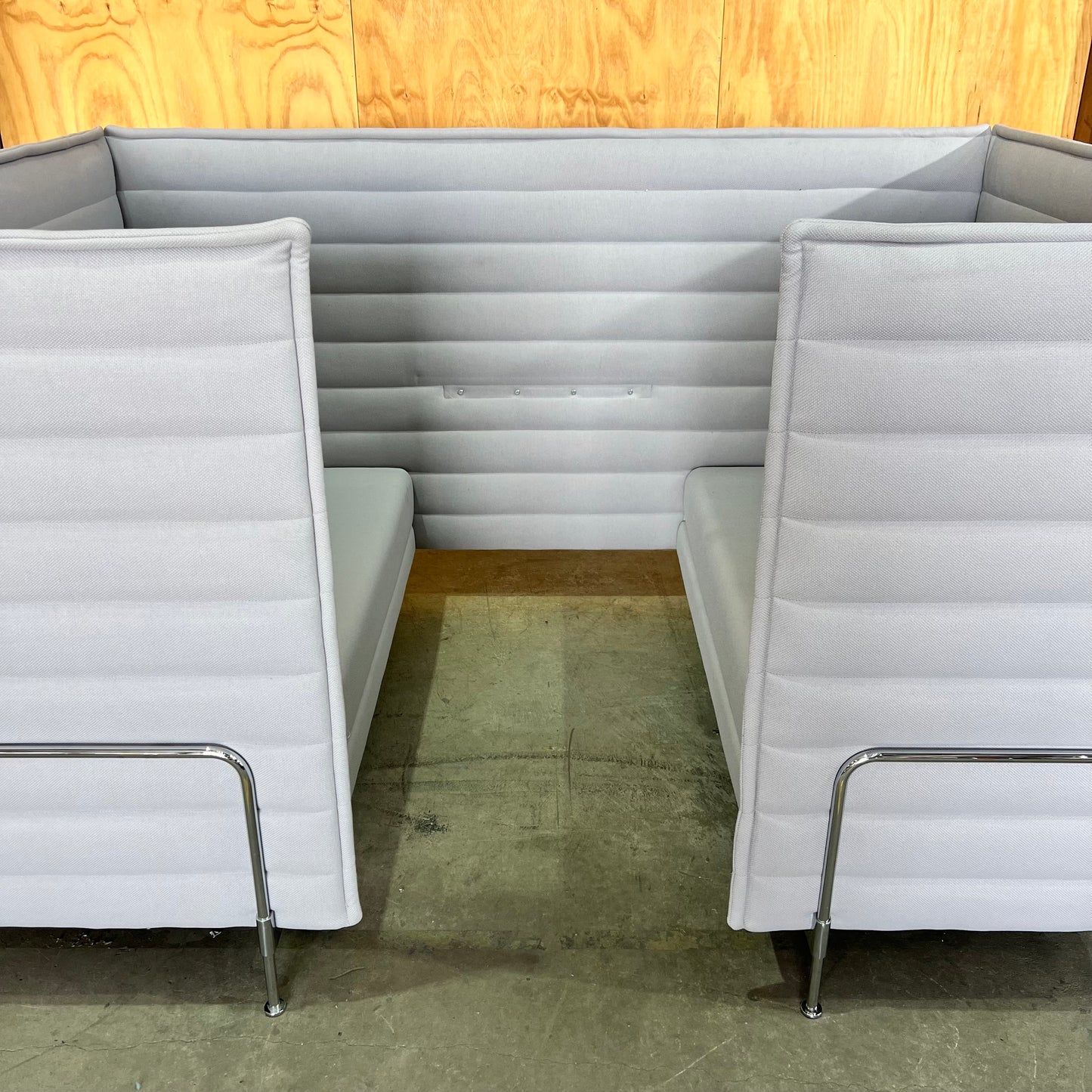 Vitra Alcove Highback Cabin in Grey (Middle Table Missing)