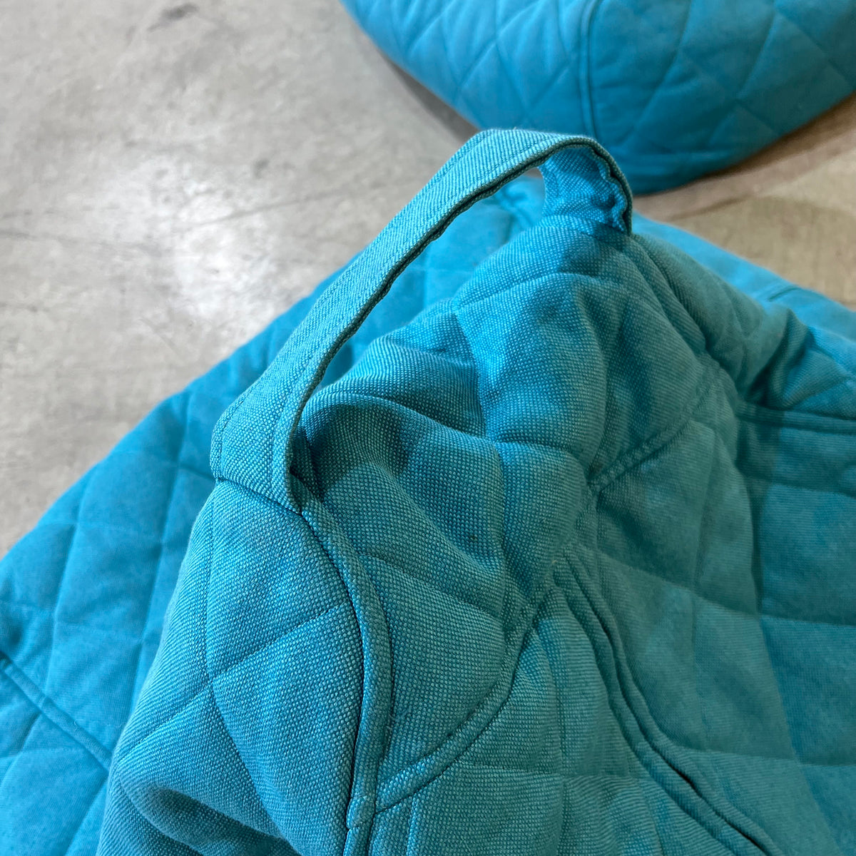 Pusku Pusku Vinyl Bean Bag in Teal