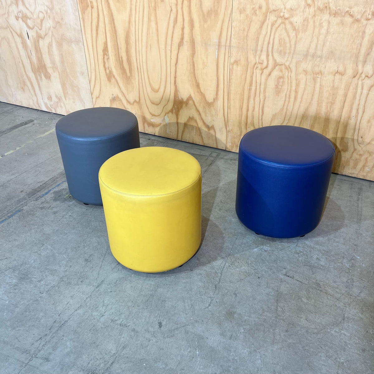 Round Vinyl Upholstered Stool/Ottoman