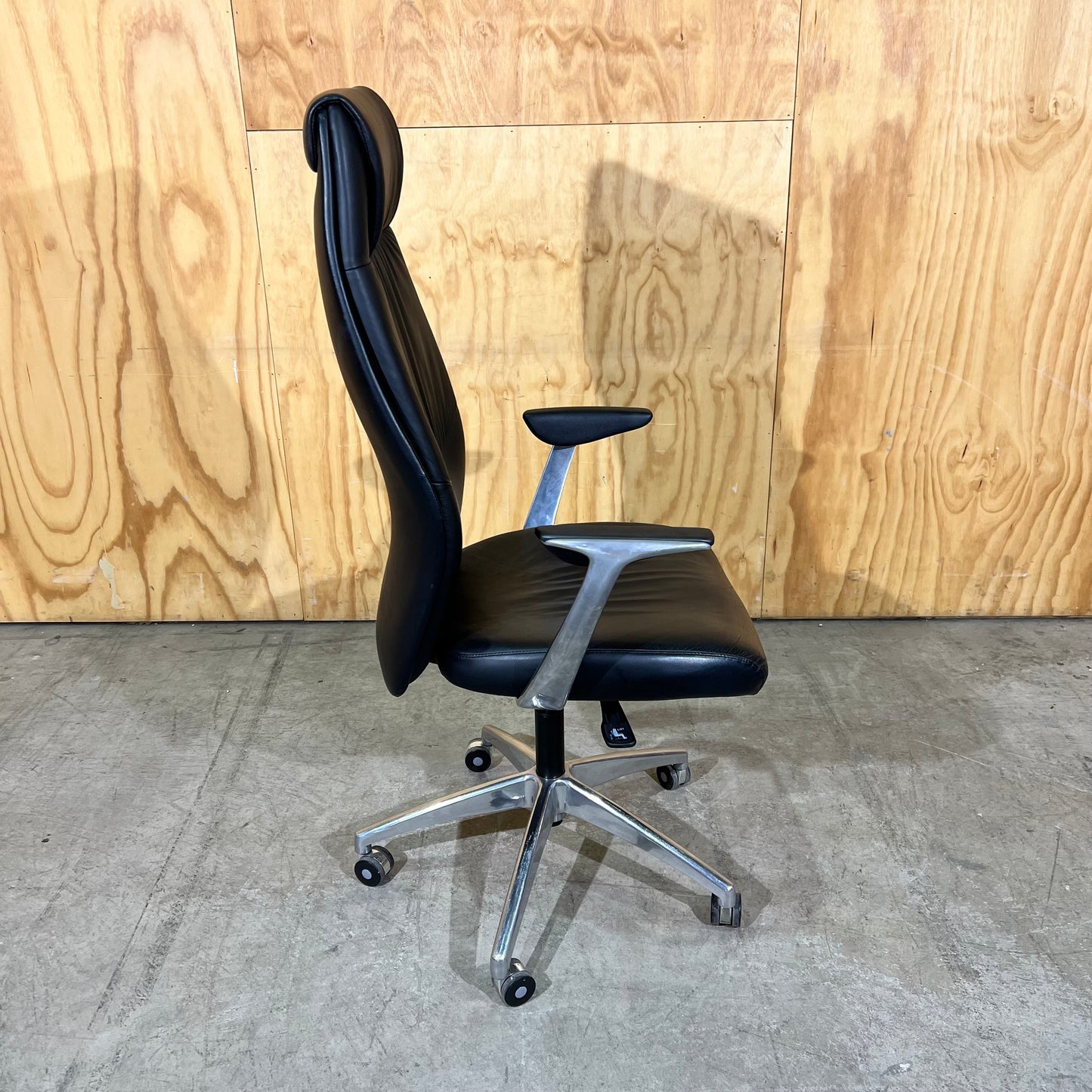 Eden Domain Leather Task Chair