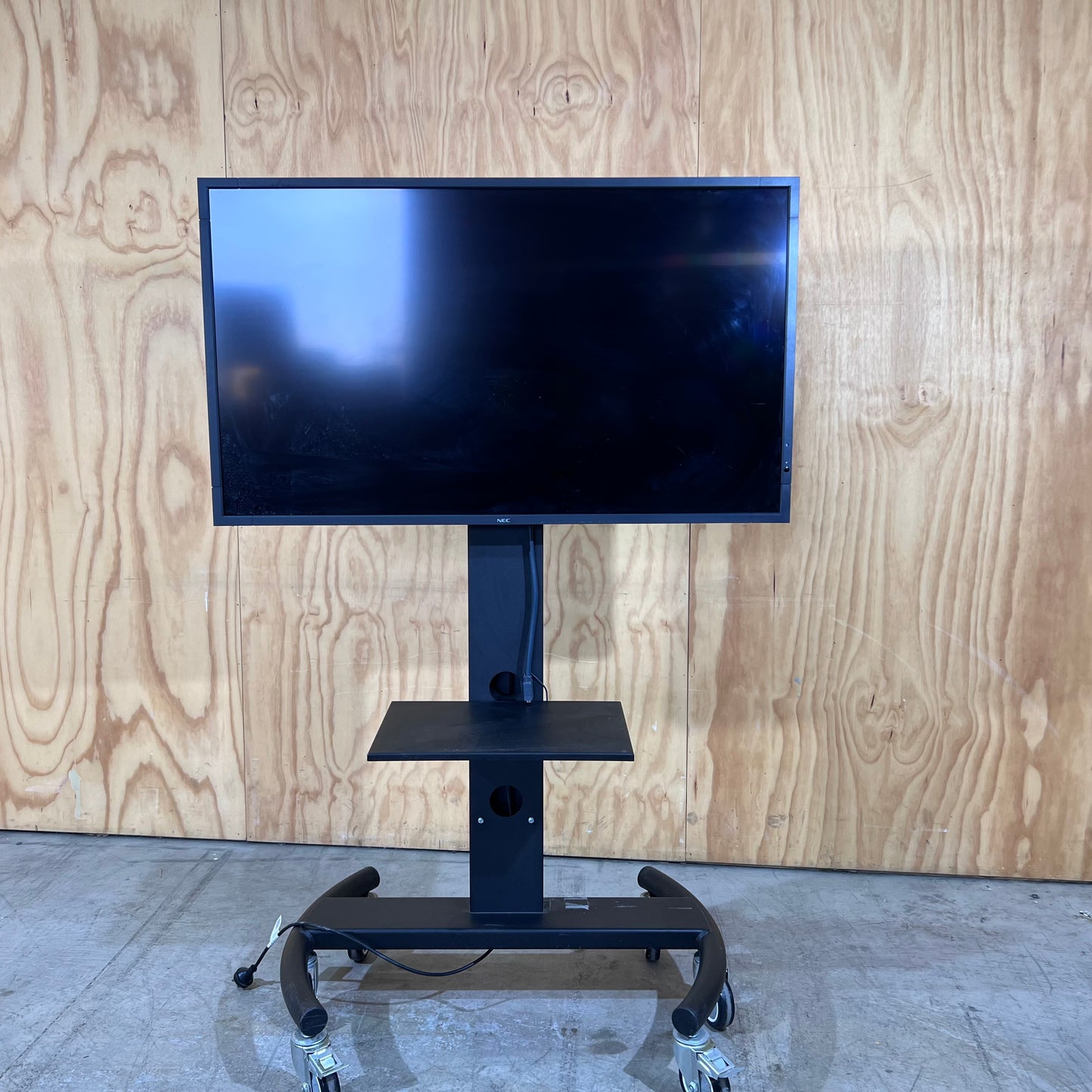 NEC MultiSync V463 Display On TV stand/trolley